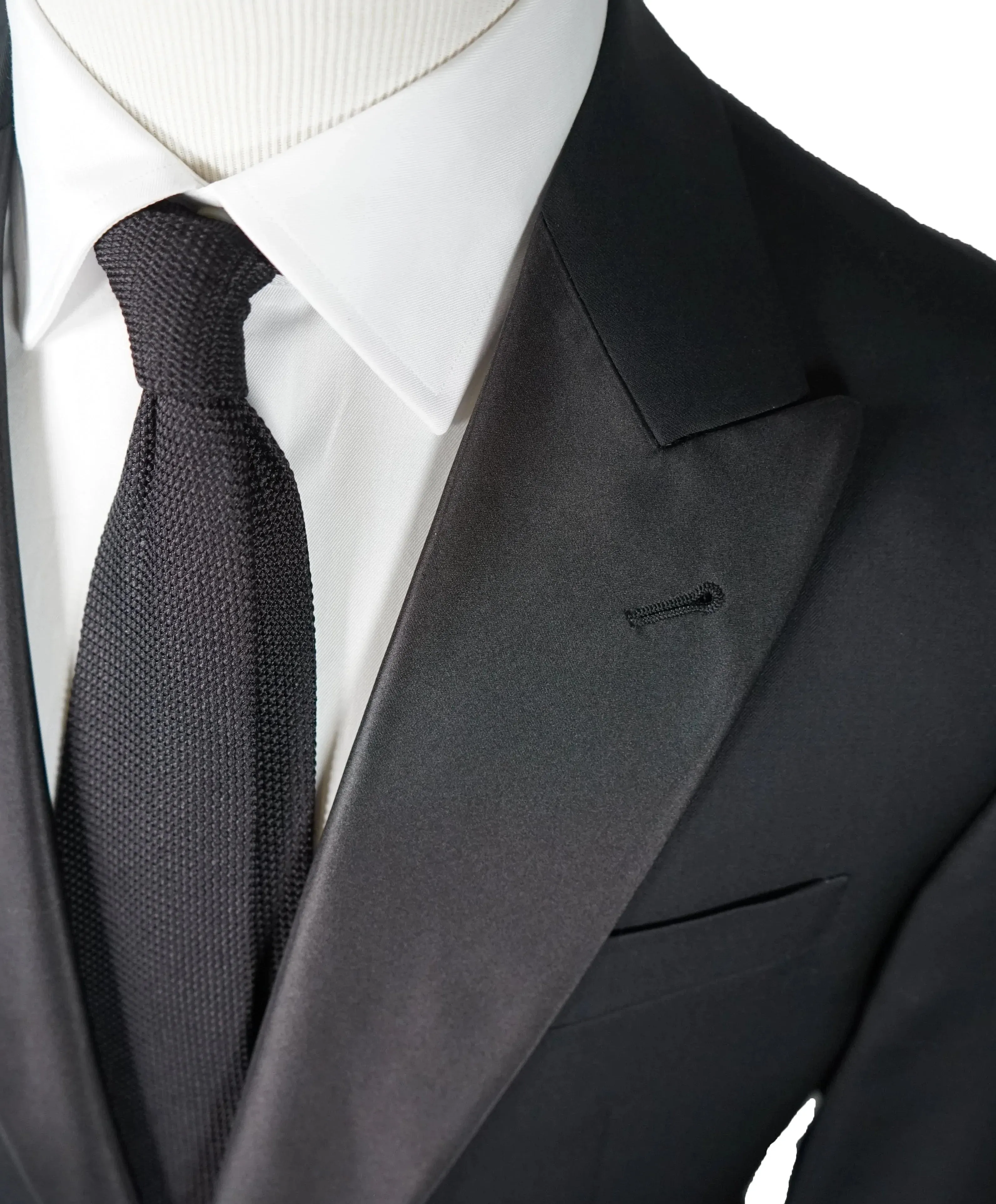 $2,095 ARMANI COLLEZIONI - “G Line” Wide Peak Lapel Tuxedo Suit - 44R