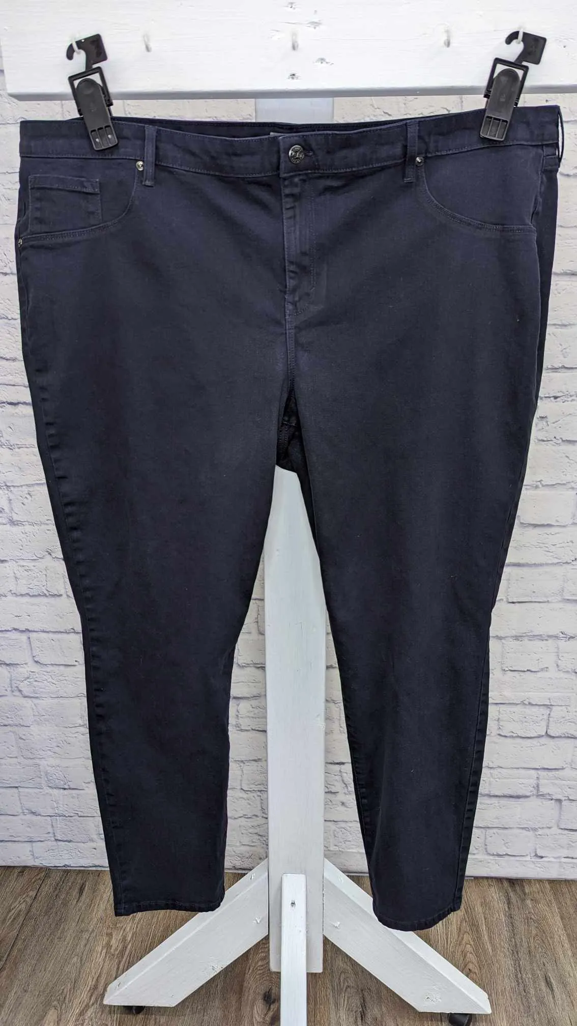 28W NAVY A345124 Martha Stewart Regular Coated Denim Ankle Jeans