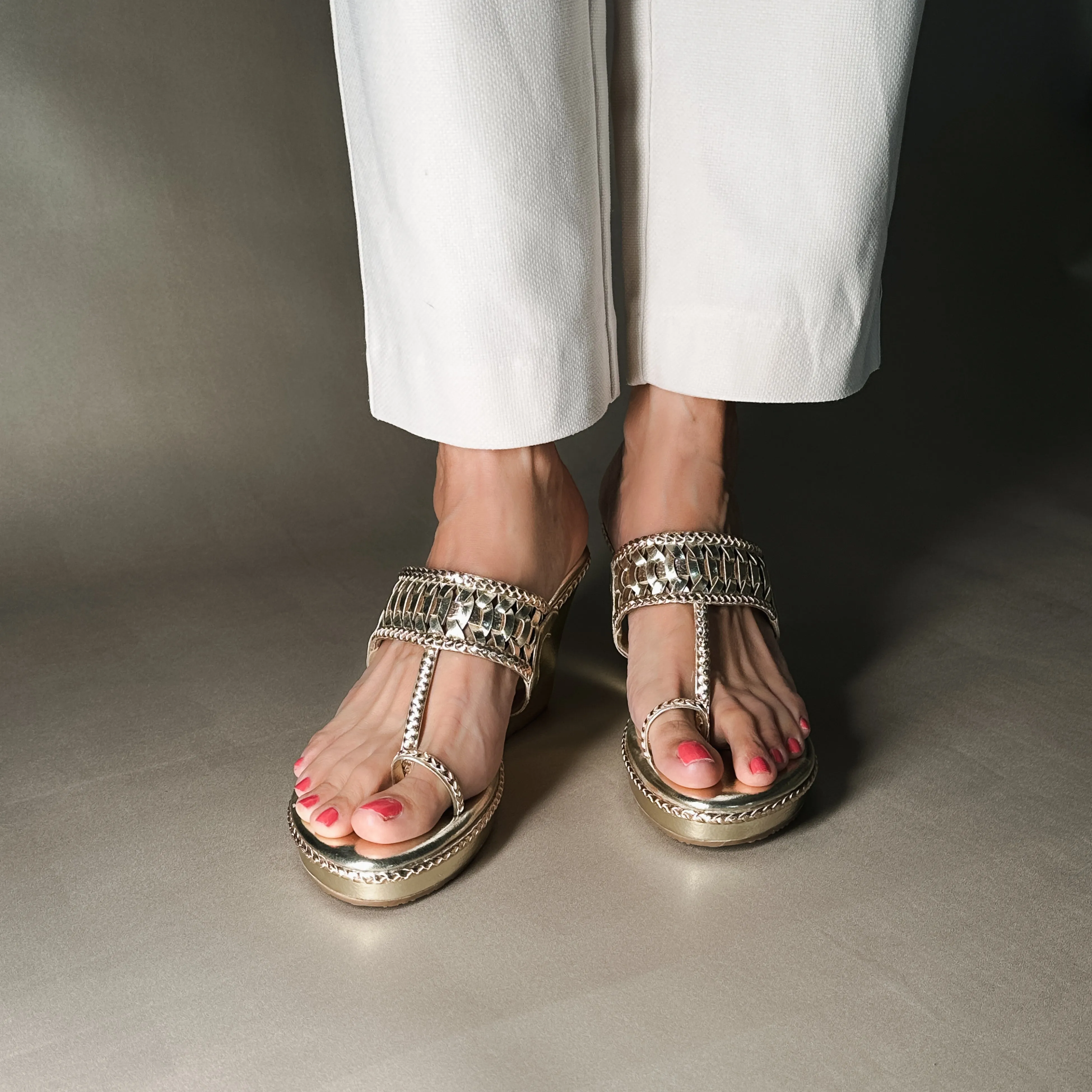 AISHA- ROSE GOLD KOLHAPURIS