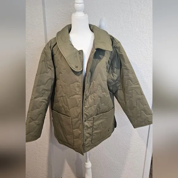 Bass Outdoor Quilted Barn Coat Size Medium NWT