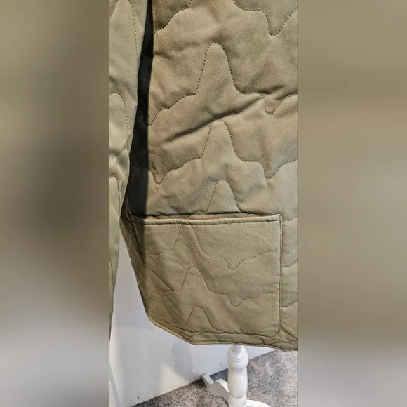 Bass Outdoor Quilted Barn Coat Size Medium NWT