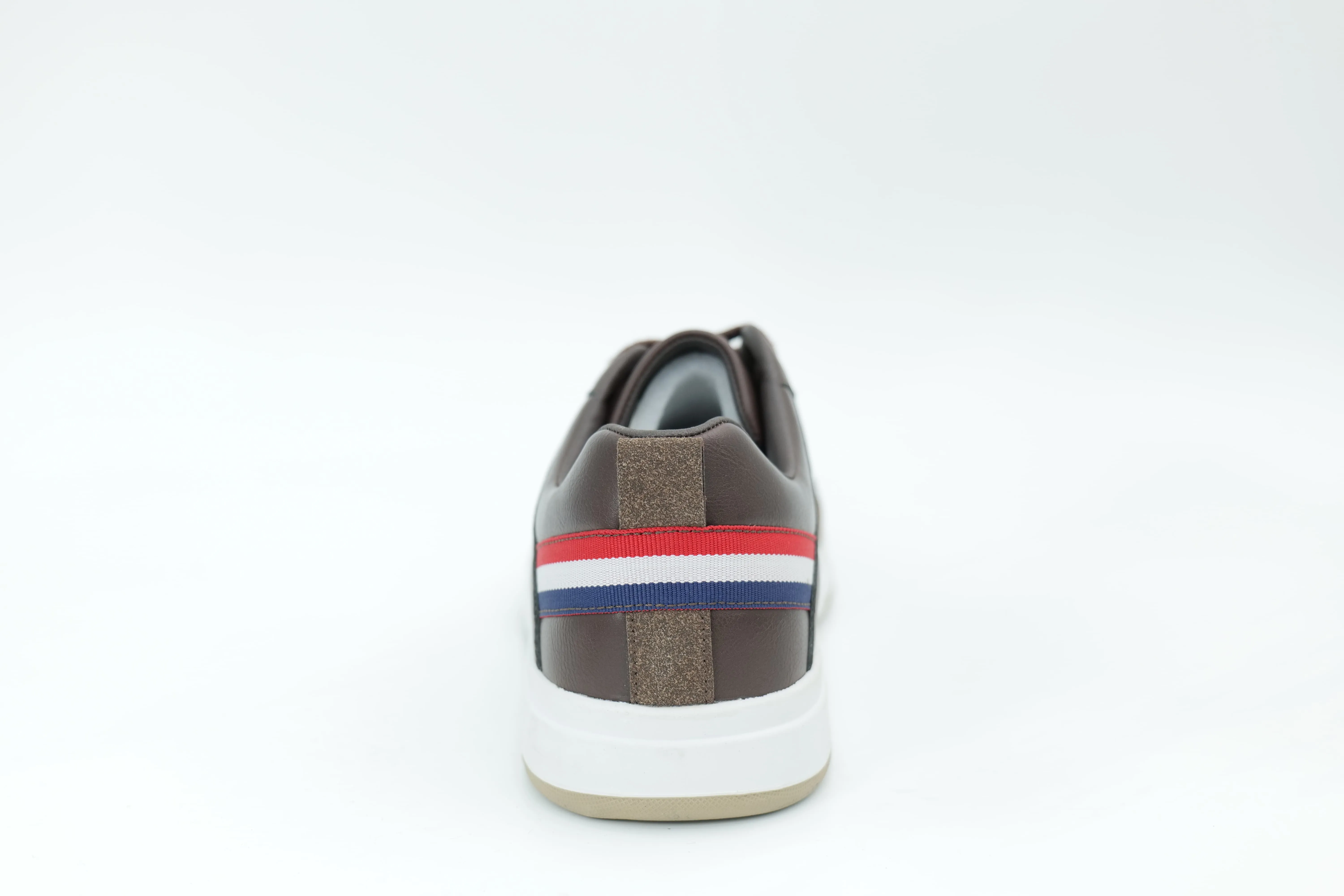 Casual sneakers