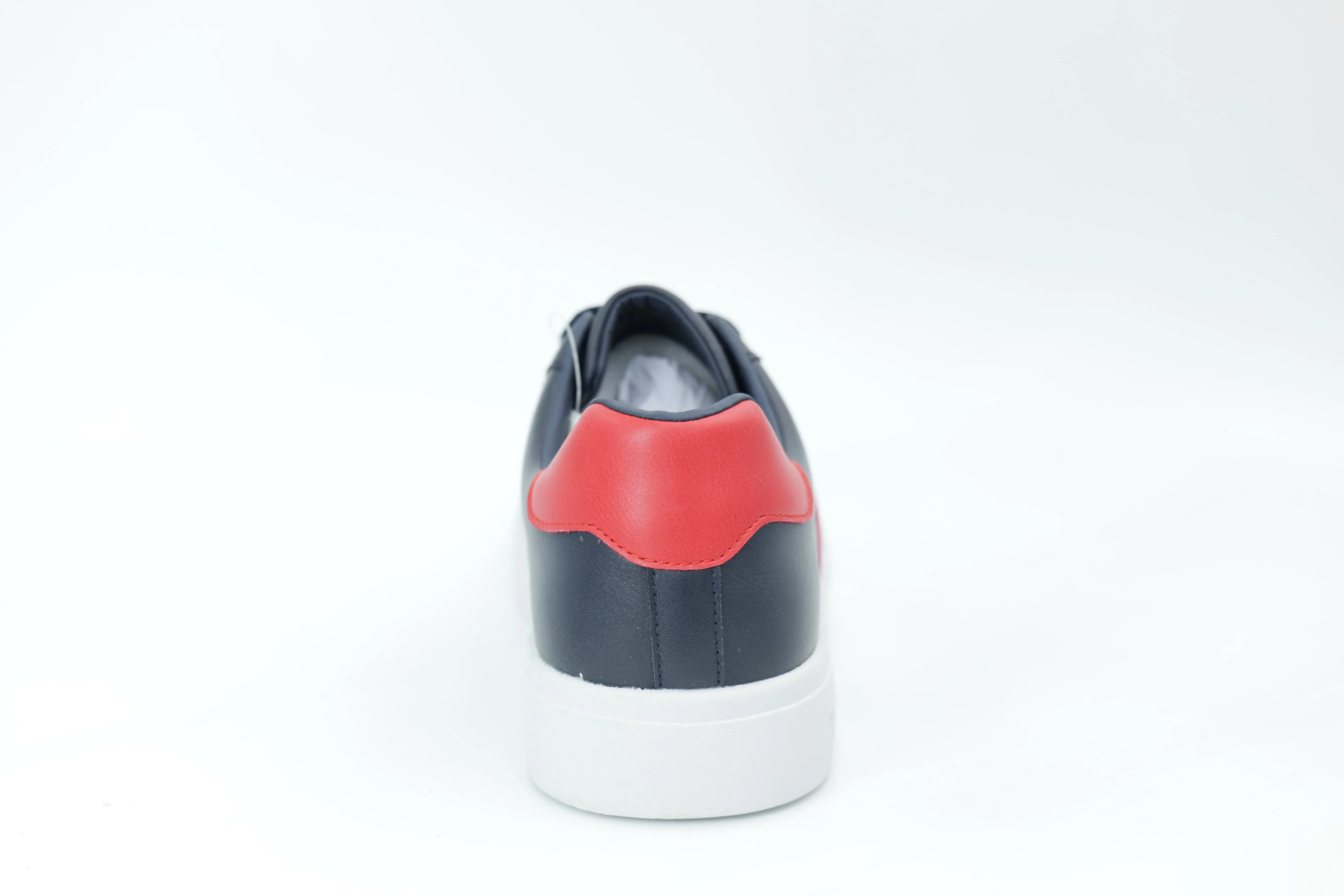 Casual sneakers