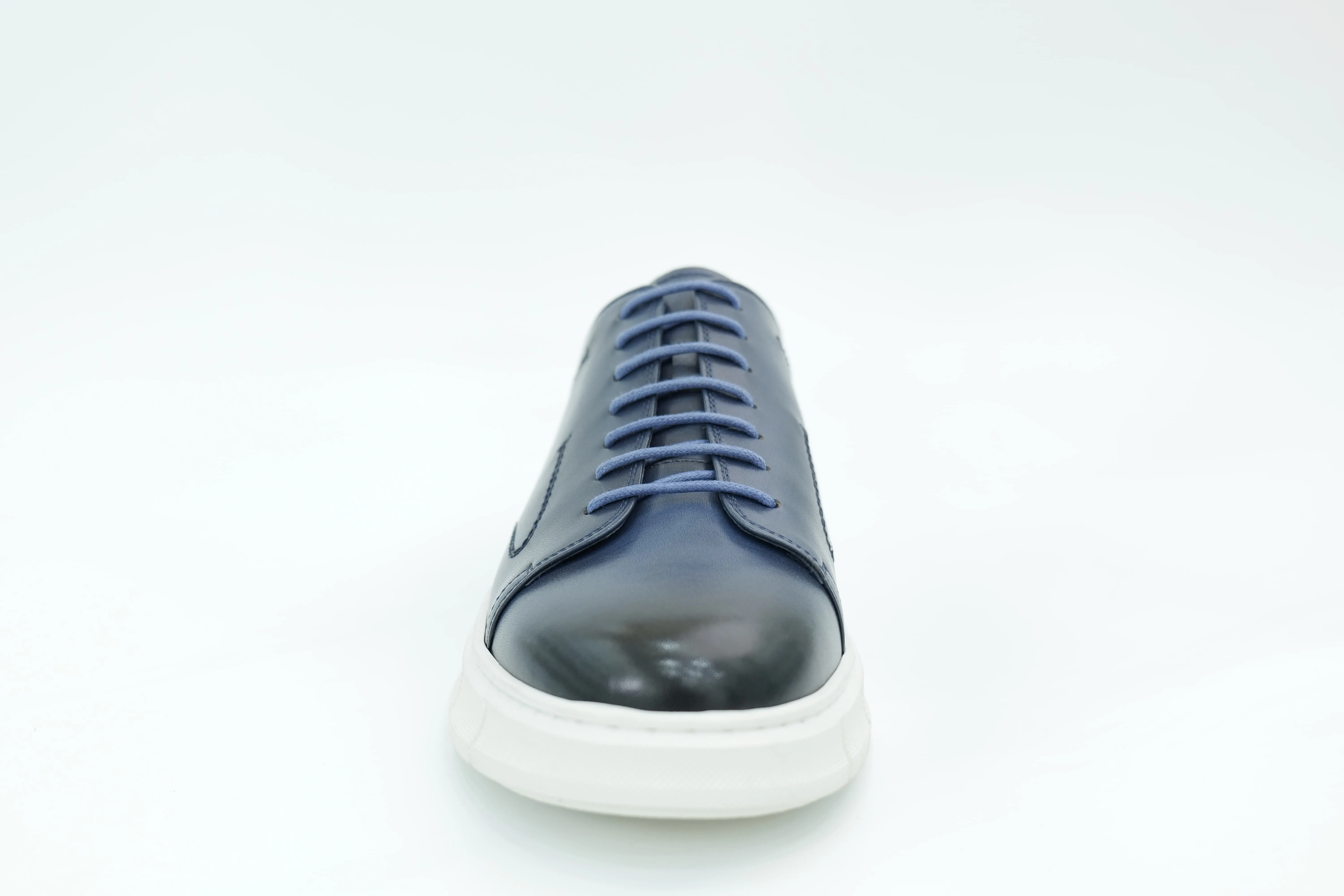 Casual sneakers