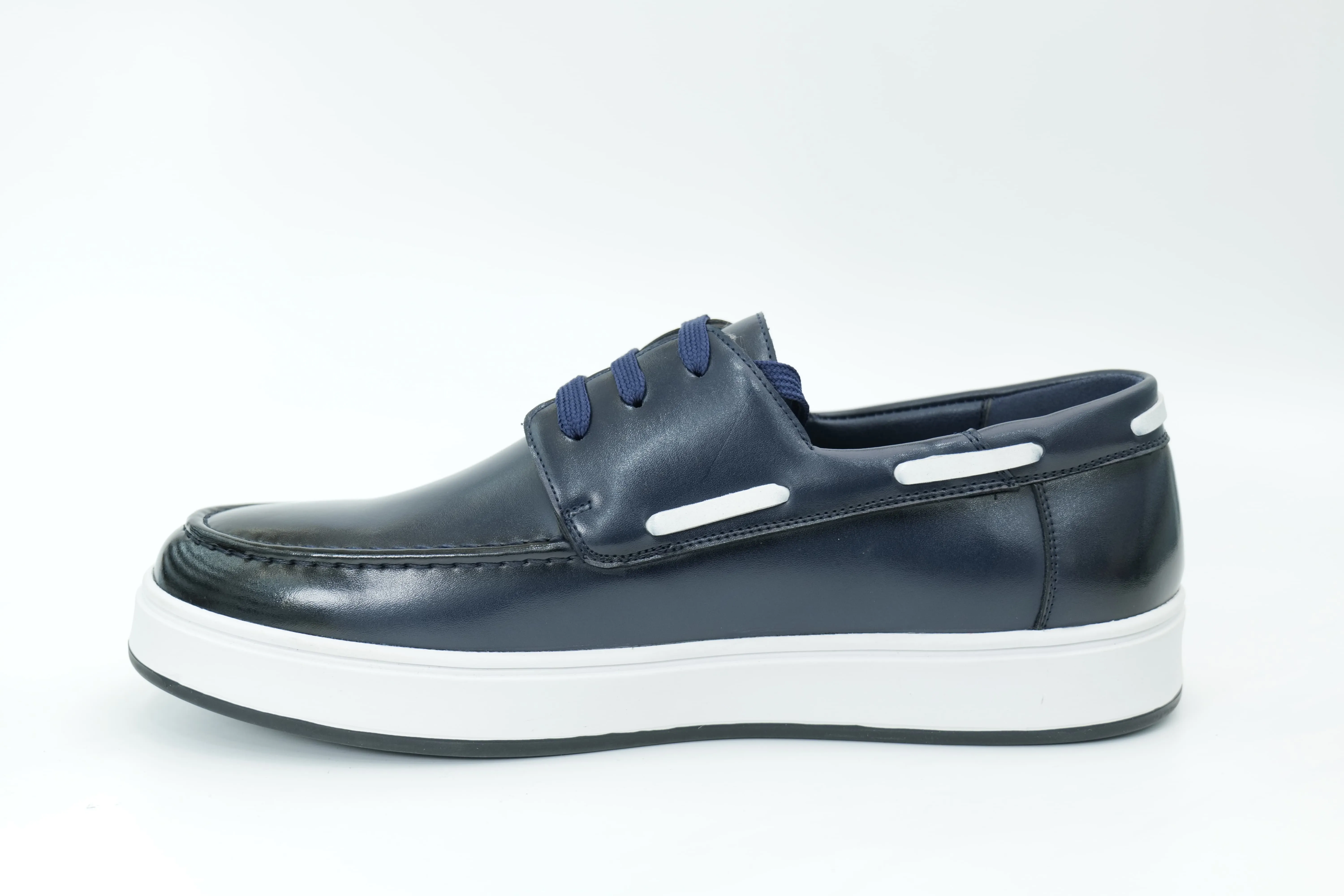 Casual sneakers