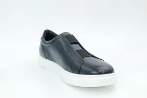 Casual sneakers