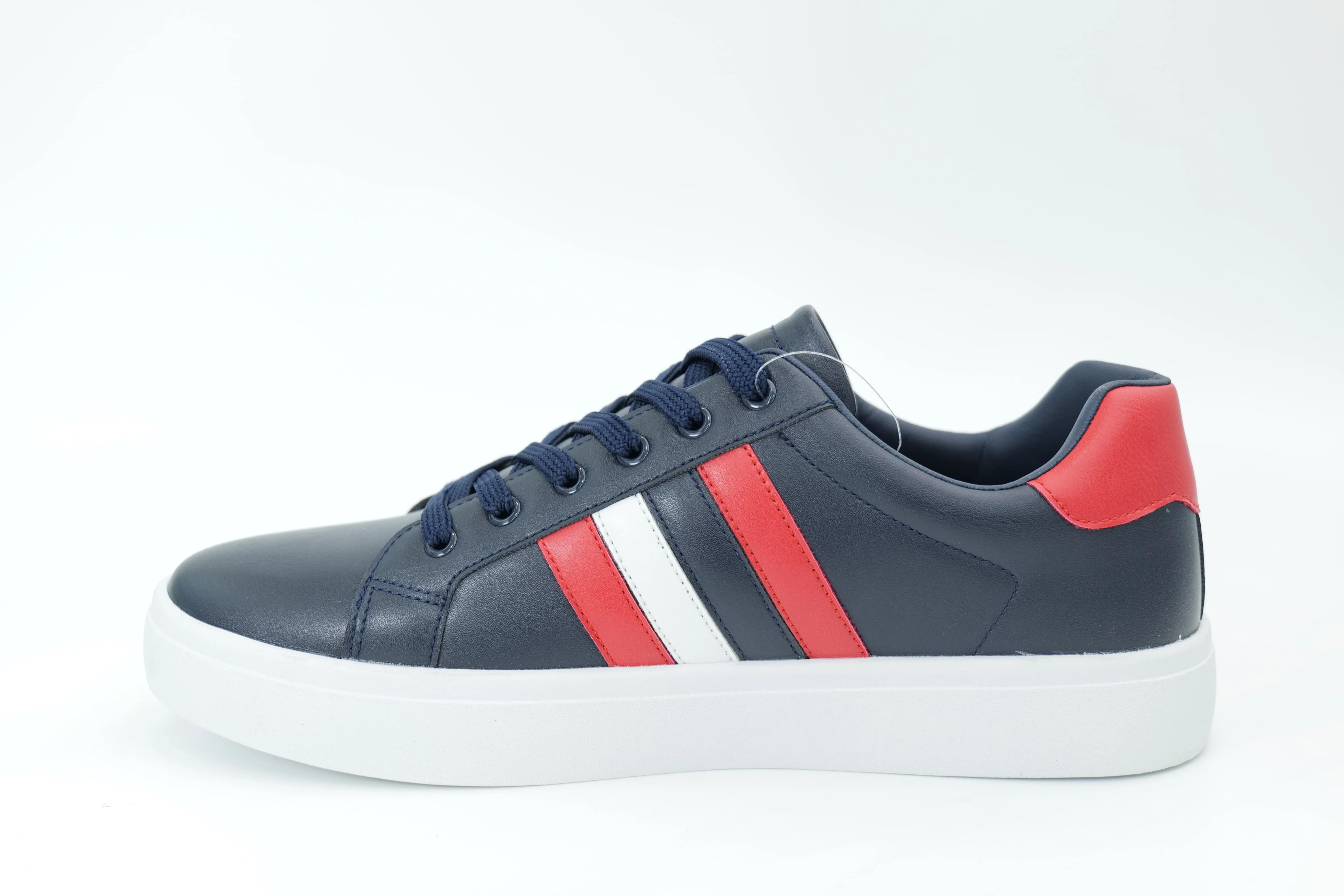 Casual sneakers