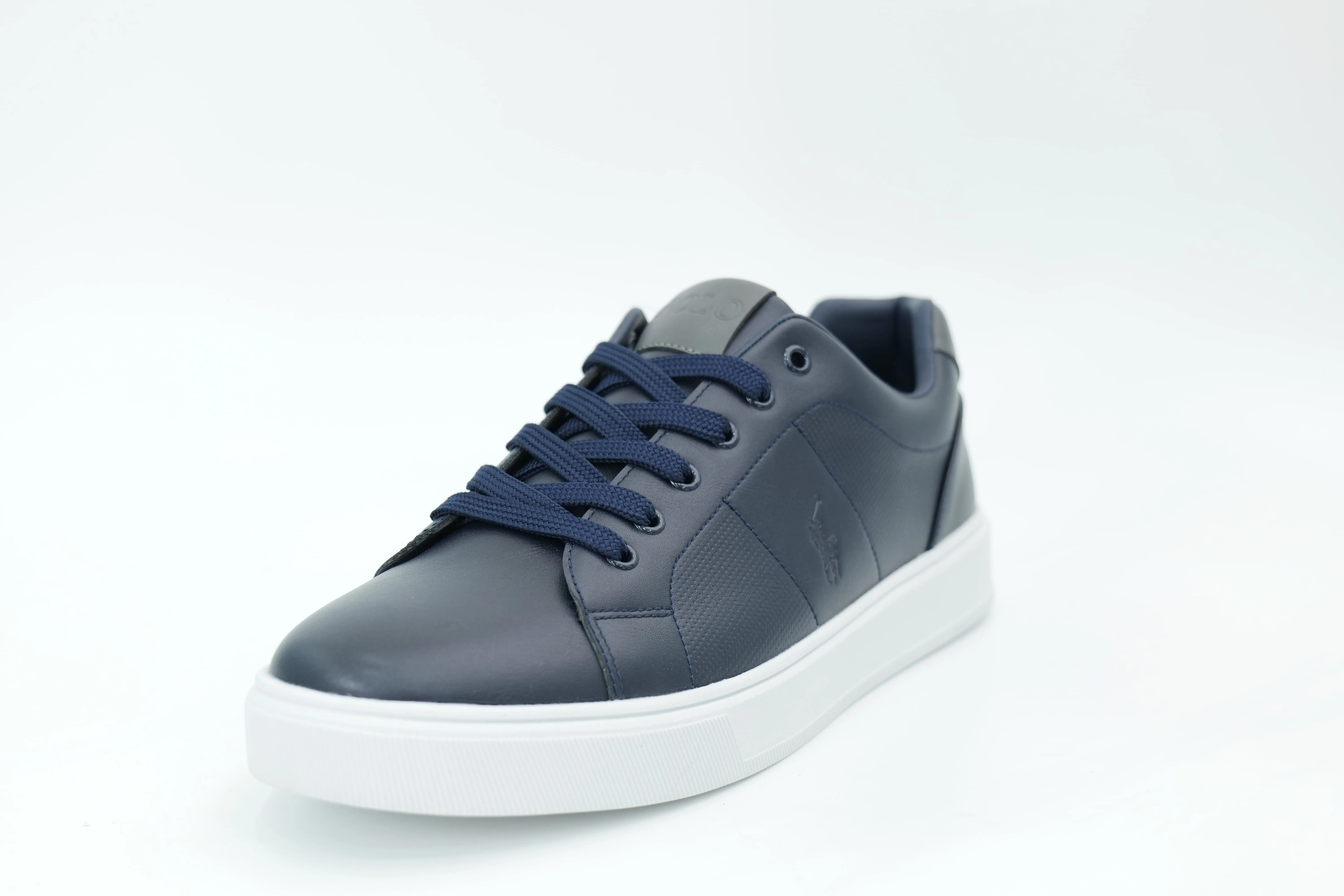 Casual sneakers
