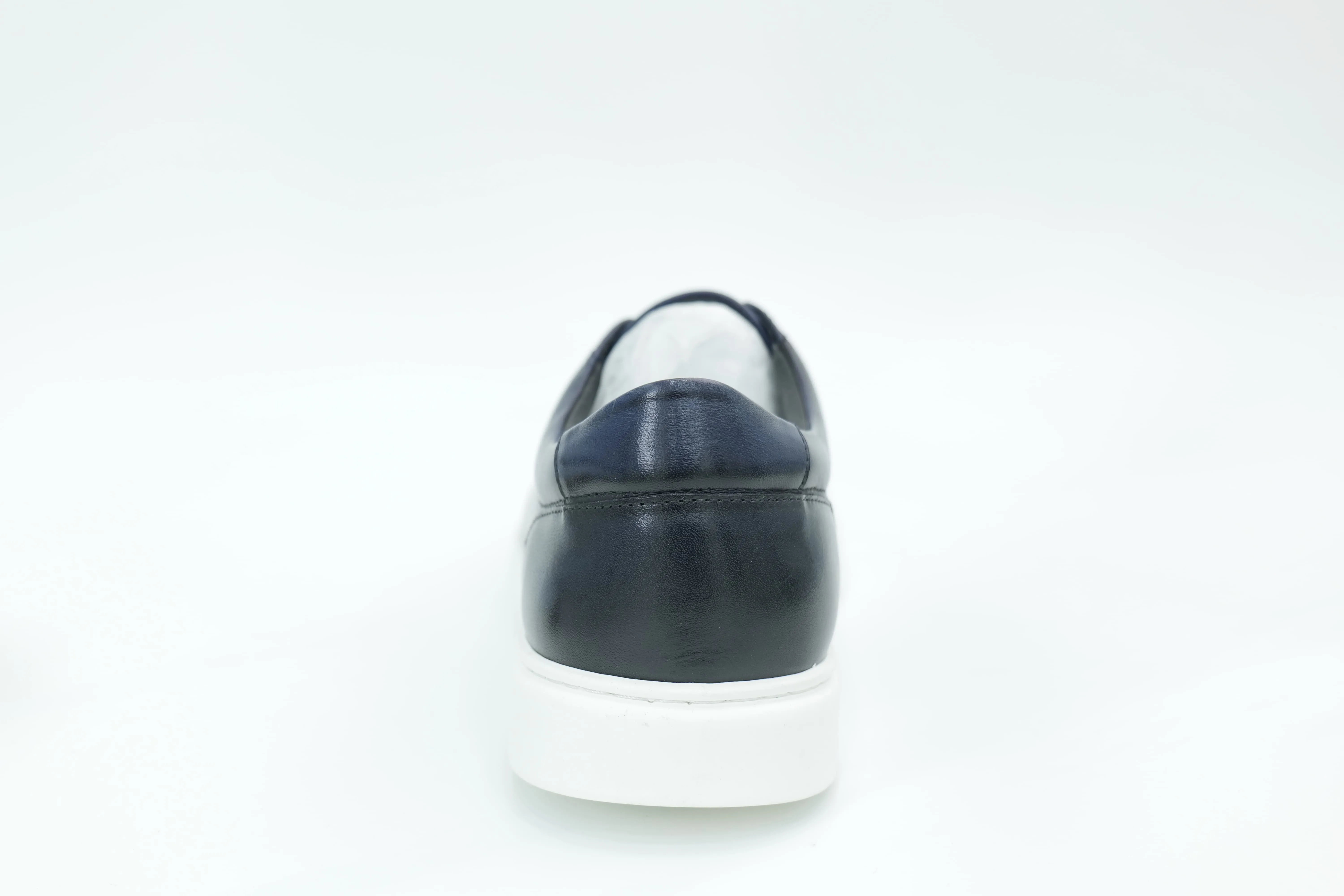 Casual sneakers