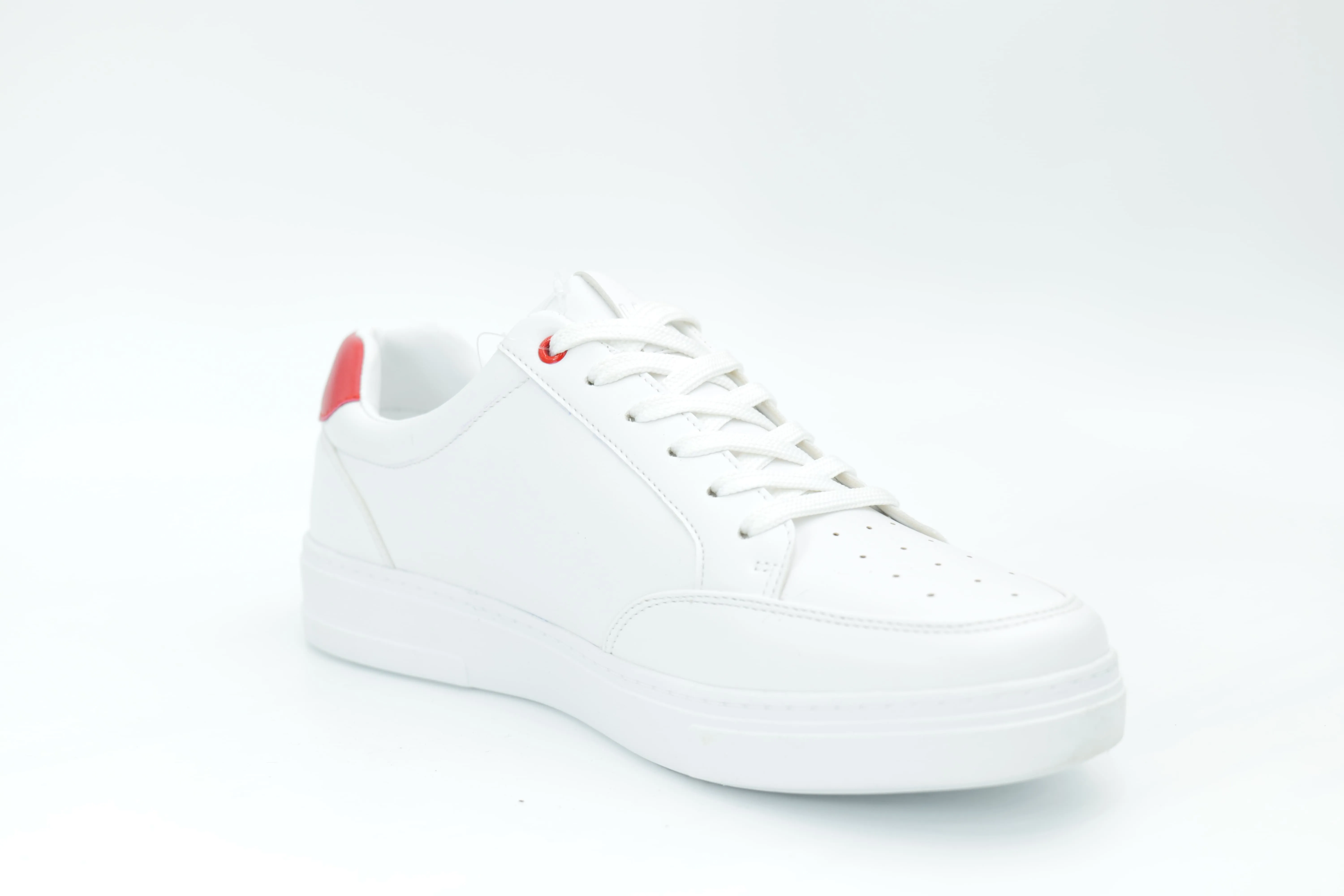 Casual sneakers