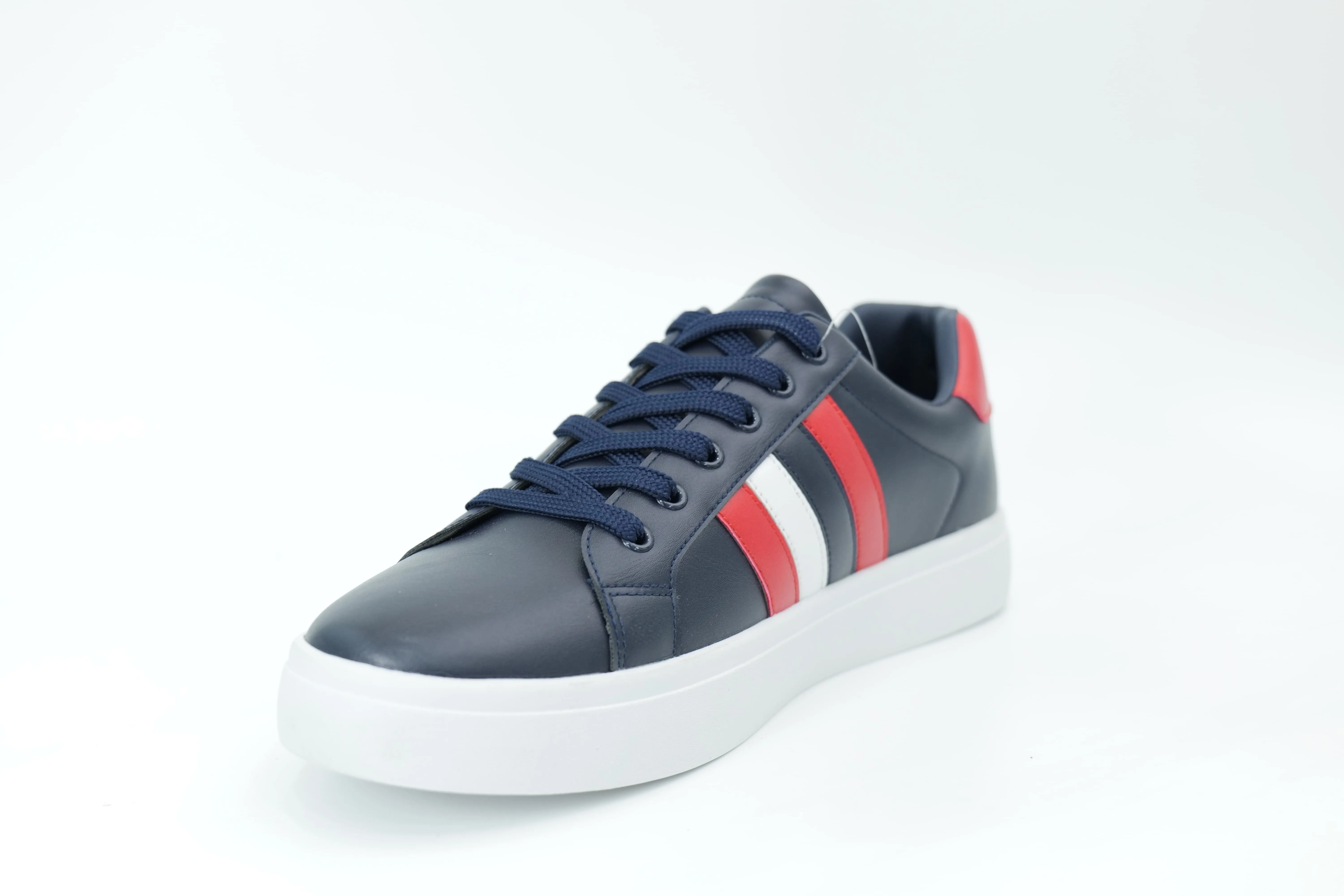 Casual sneakers