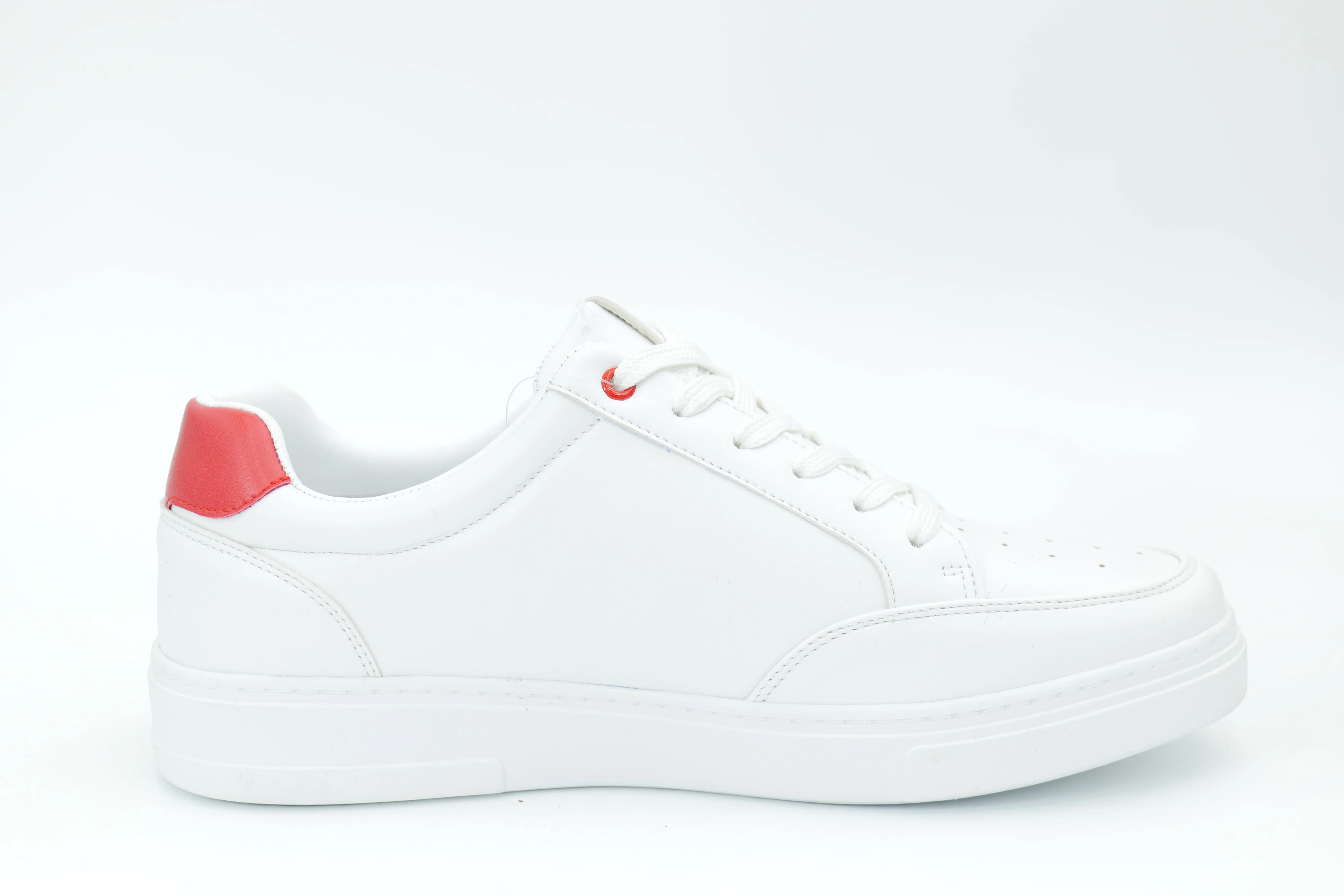Casual sneakers