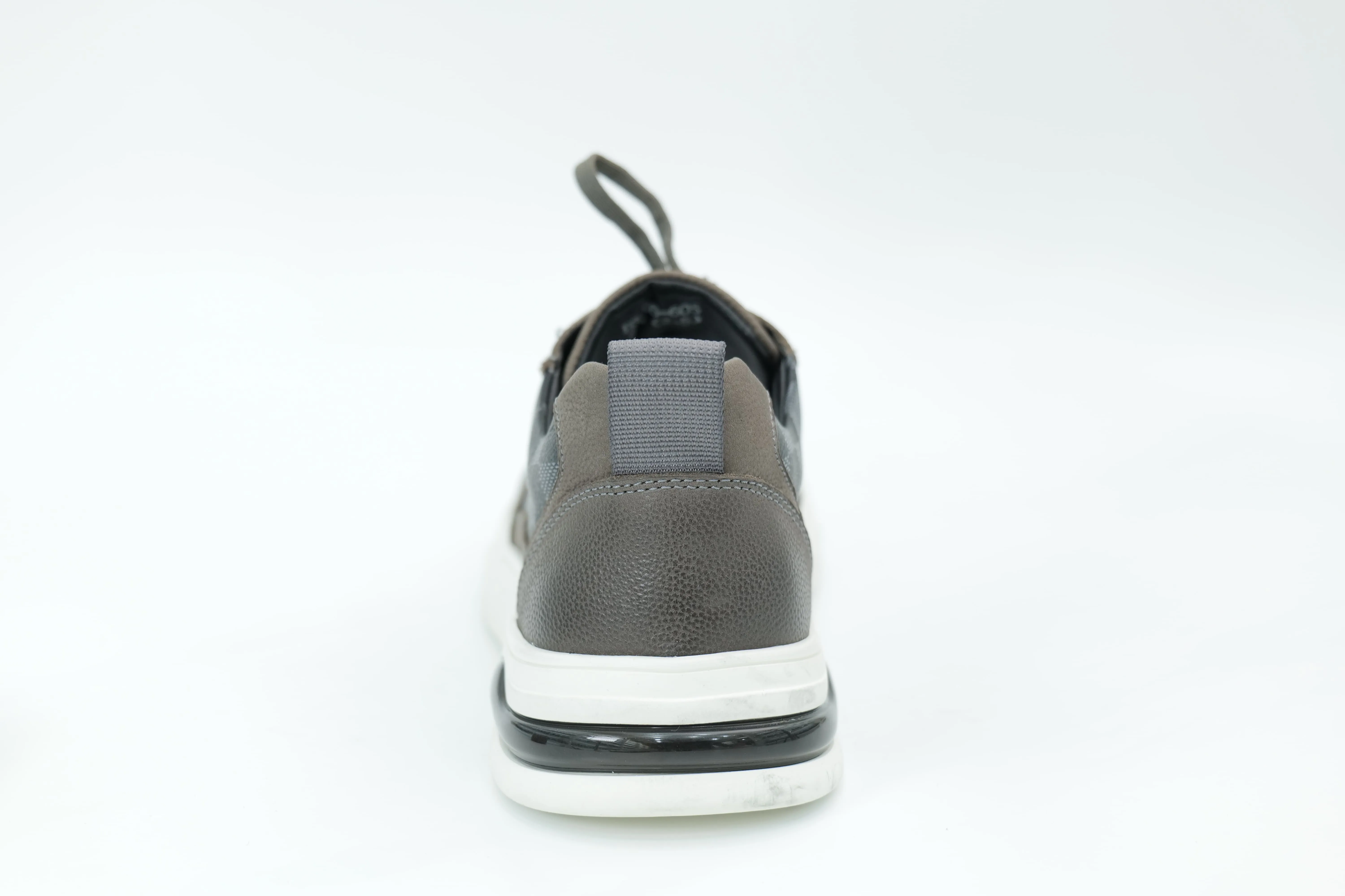 Casual sneakers