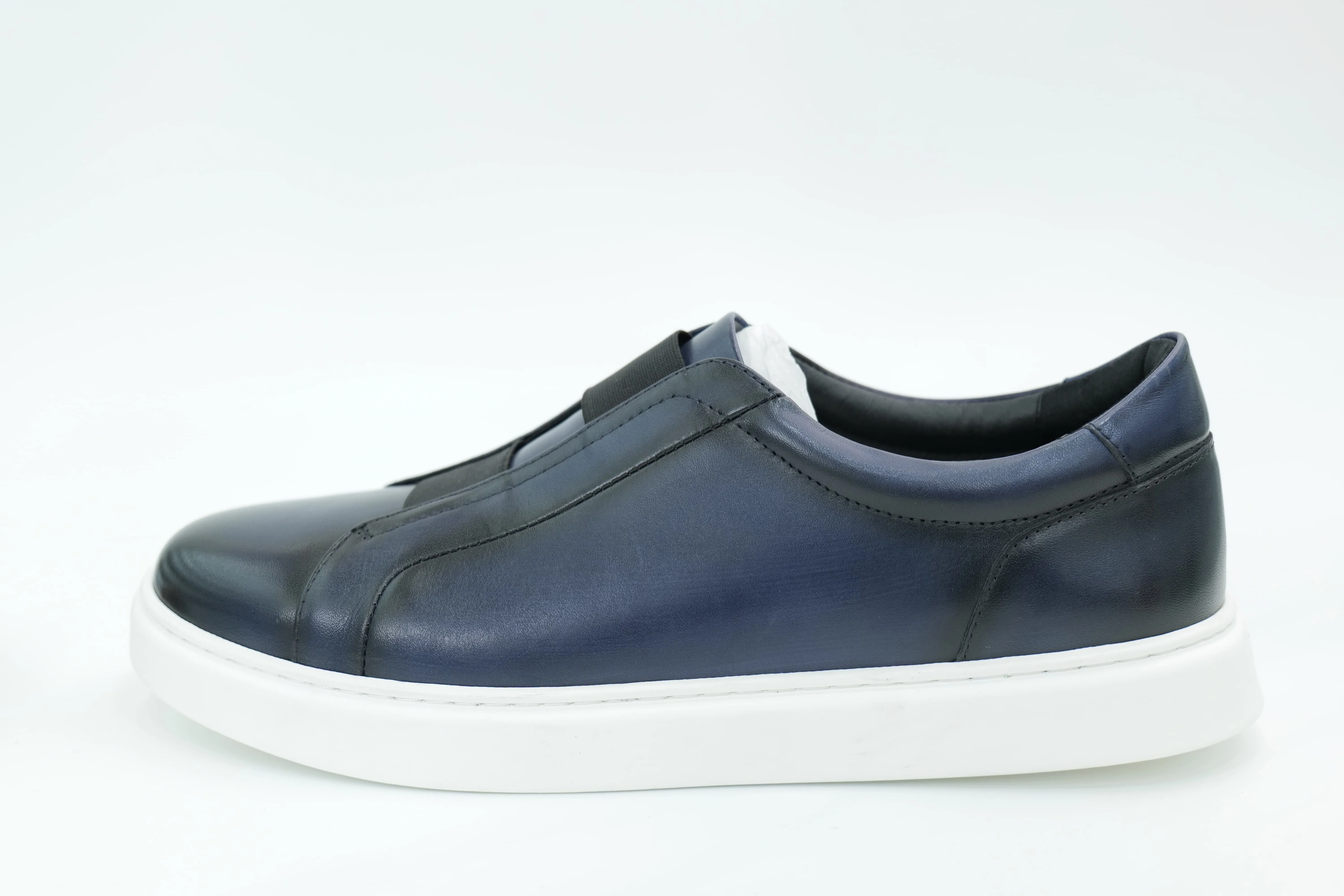 Casual sneakers