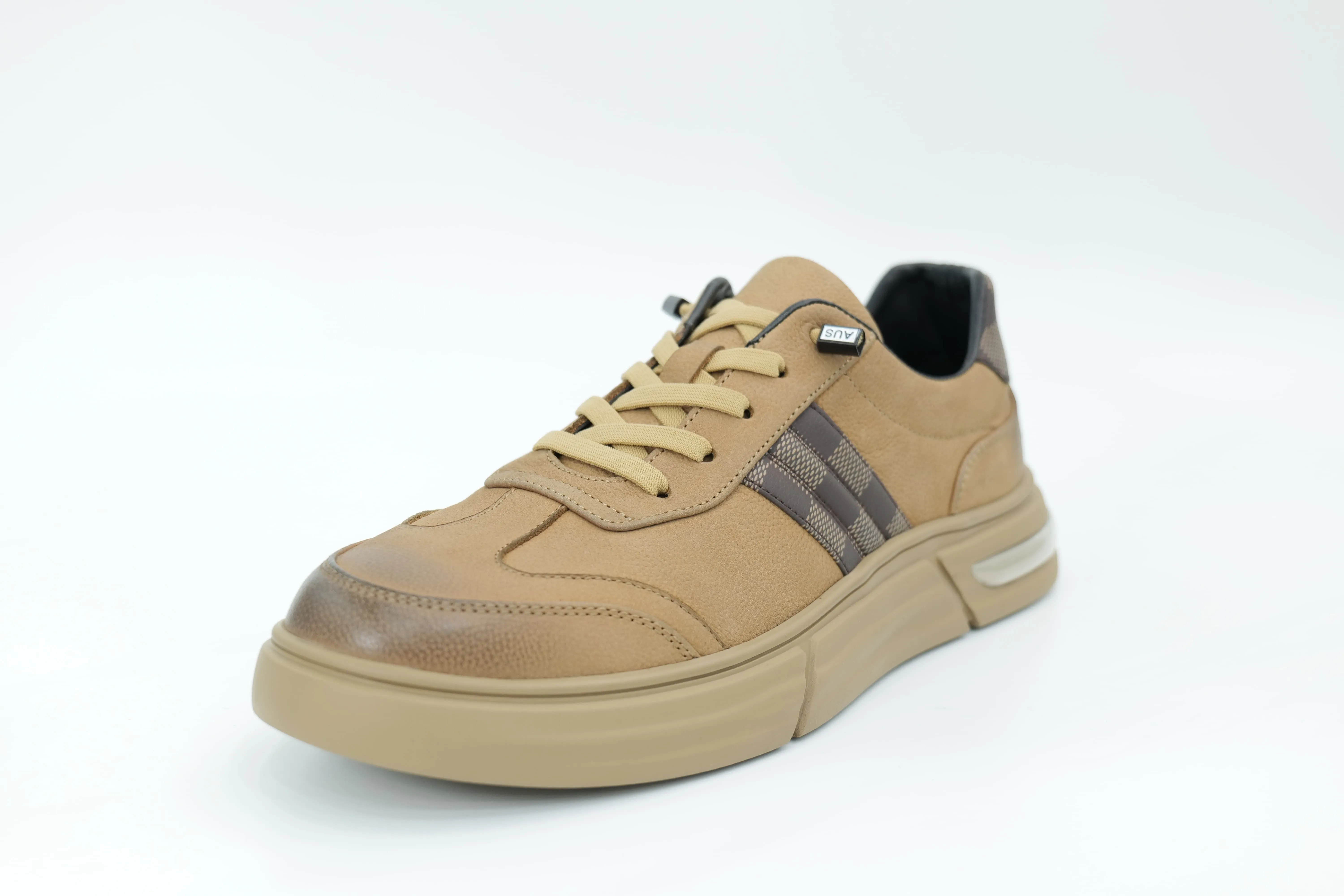 Casual sneakers