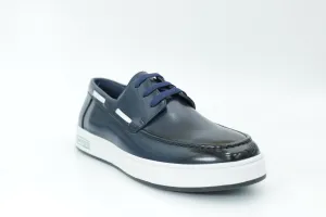 Casual sneakers