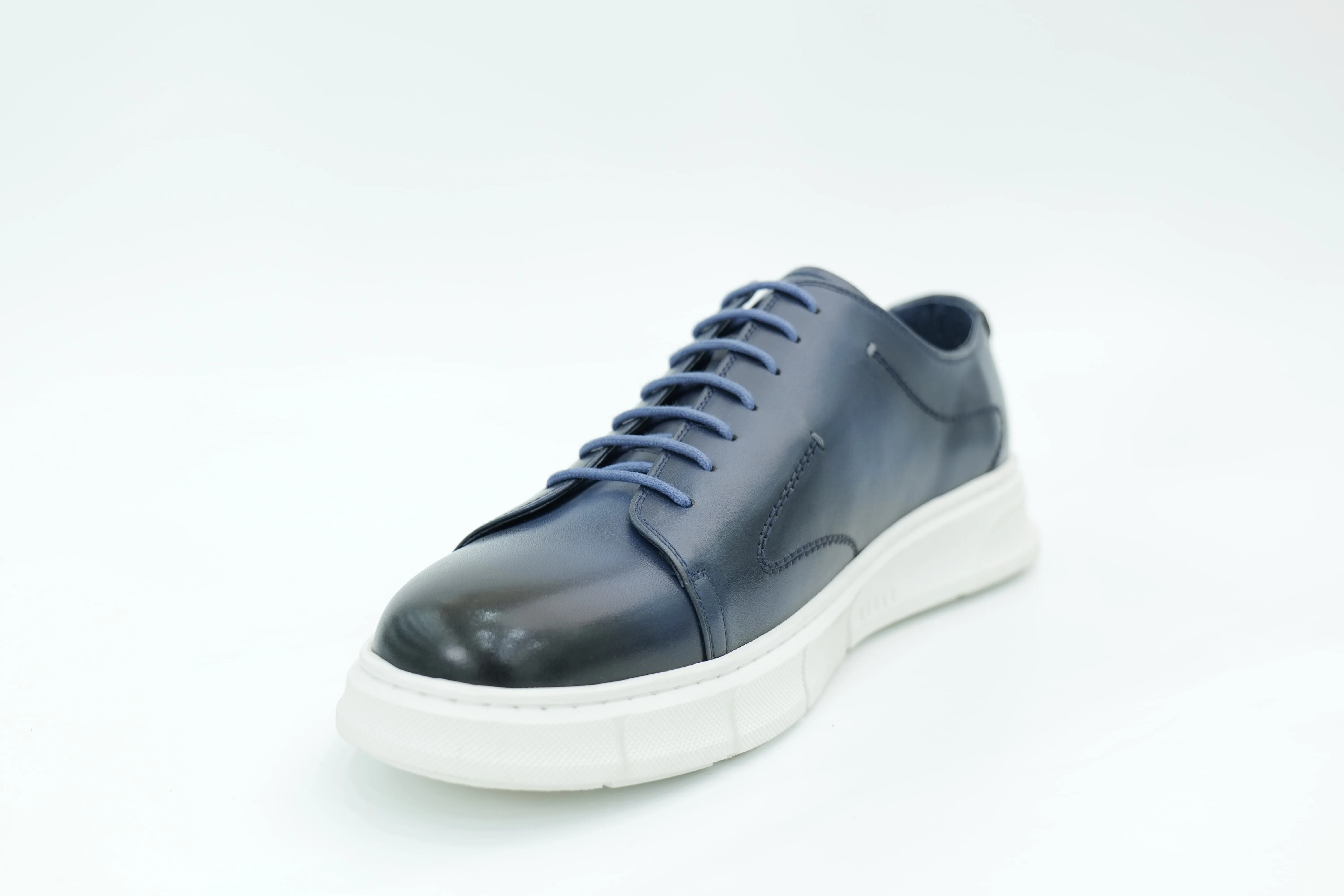 Casual sneakers