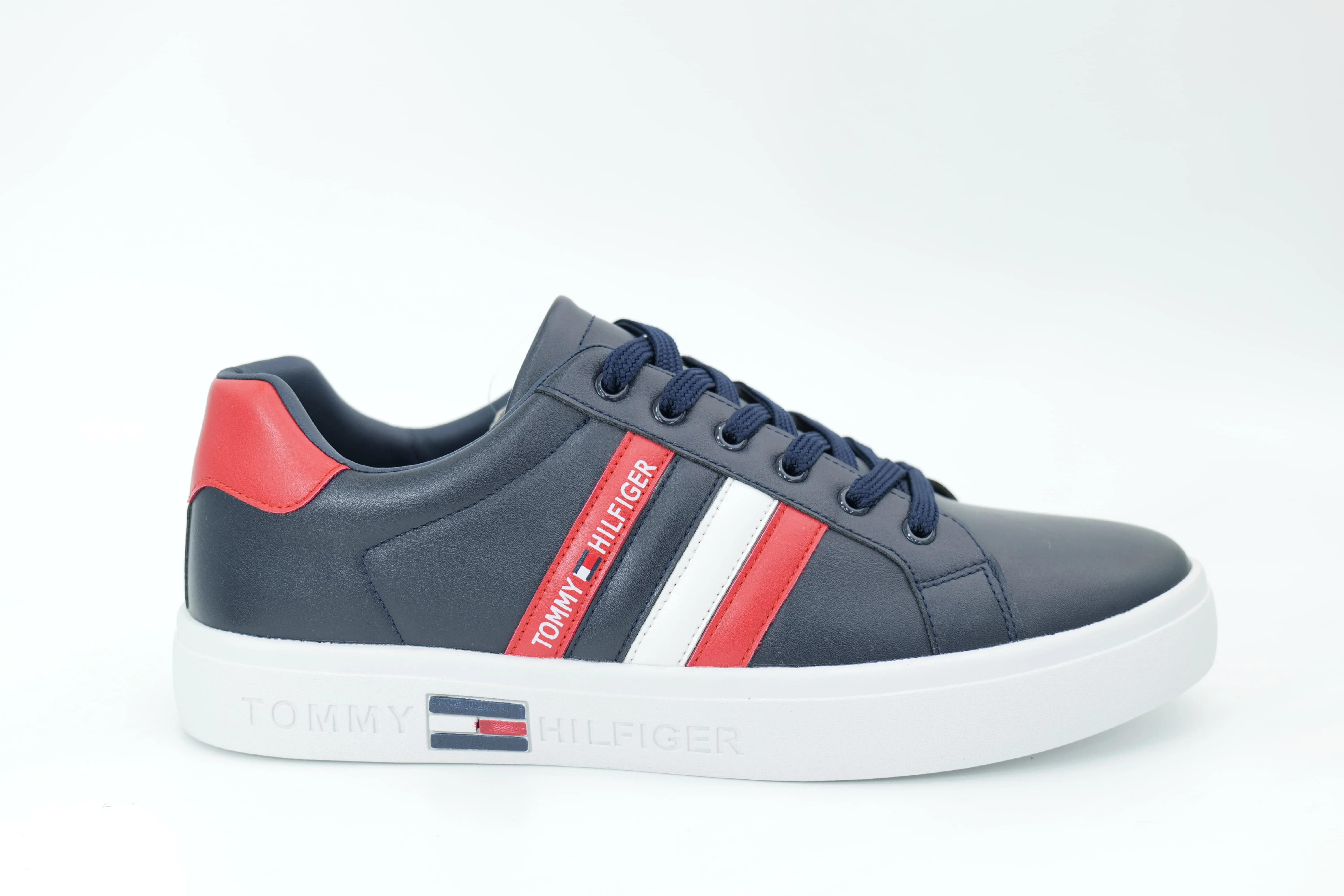 Casual sneakers