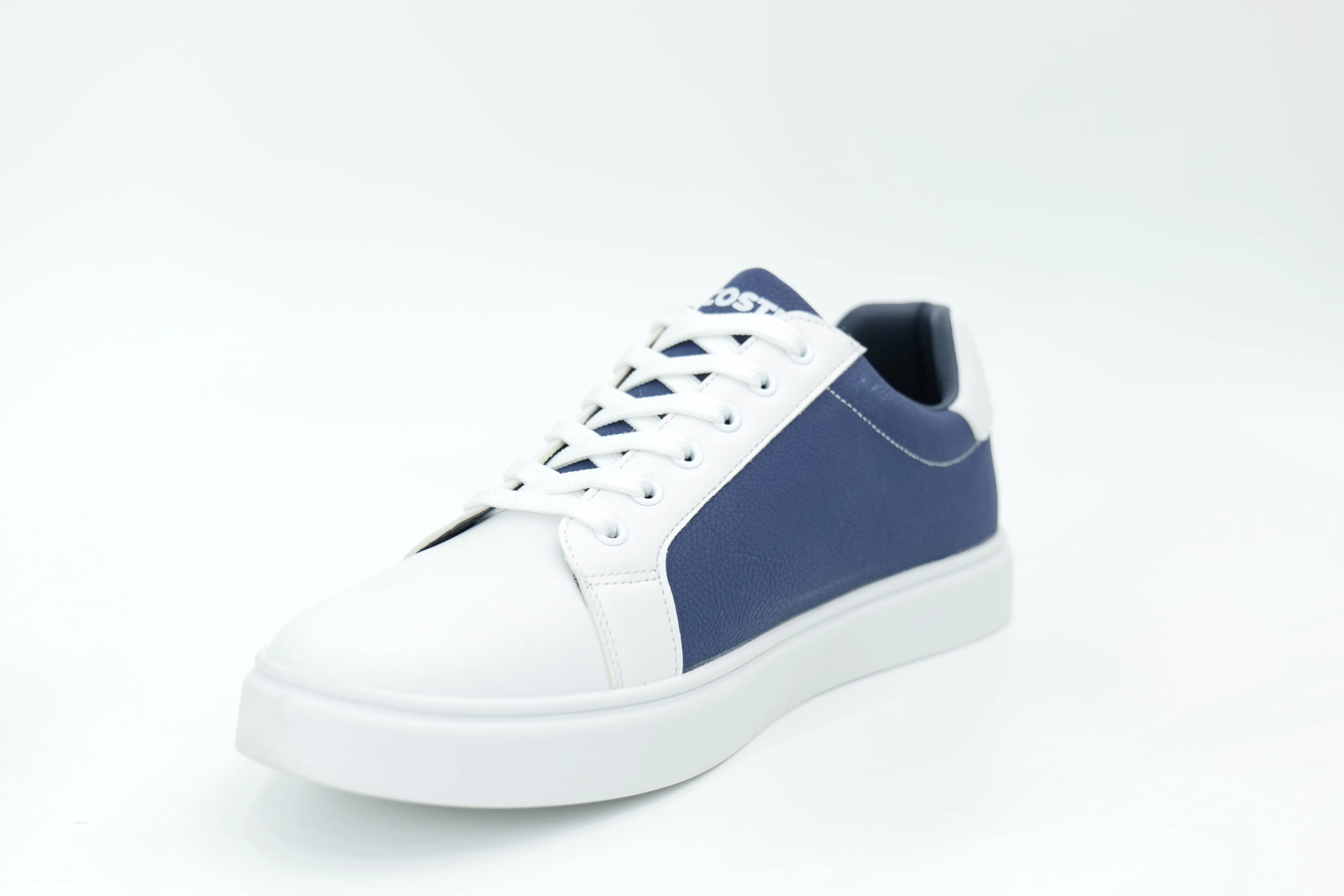 Casual sneakers