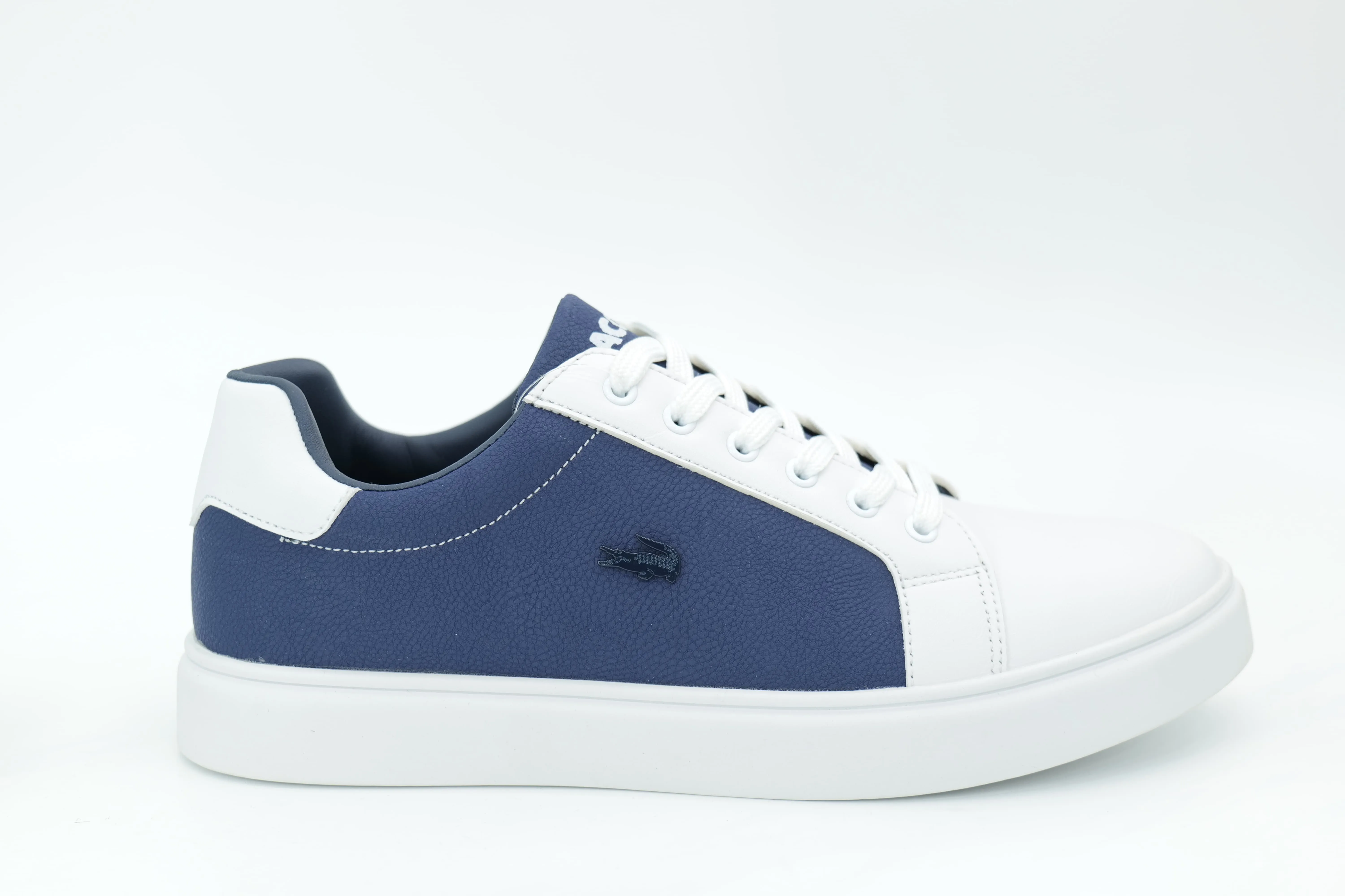 Casual sneakers