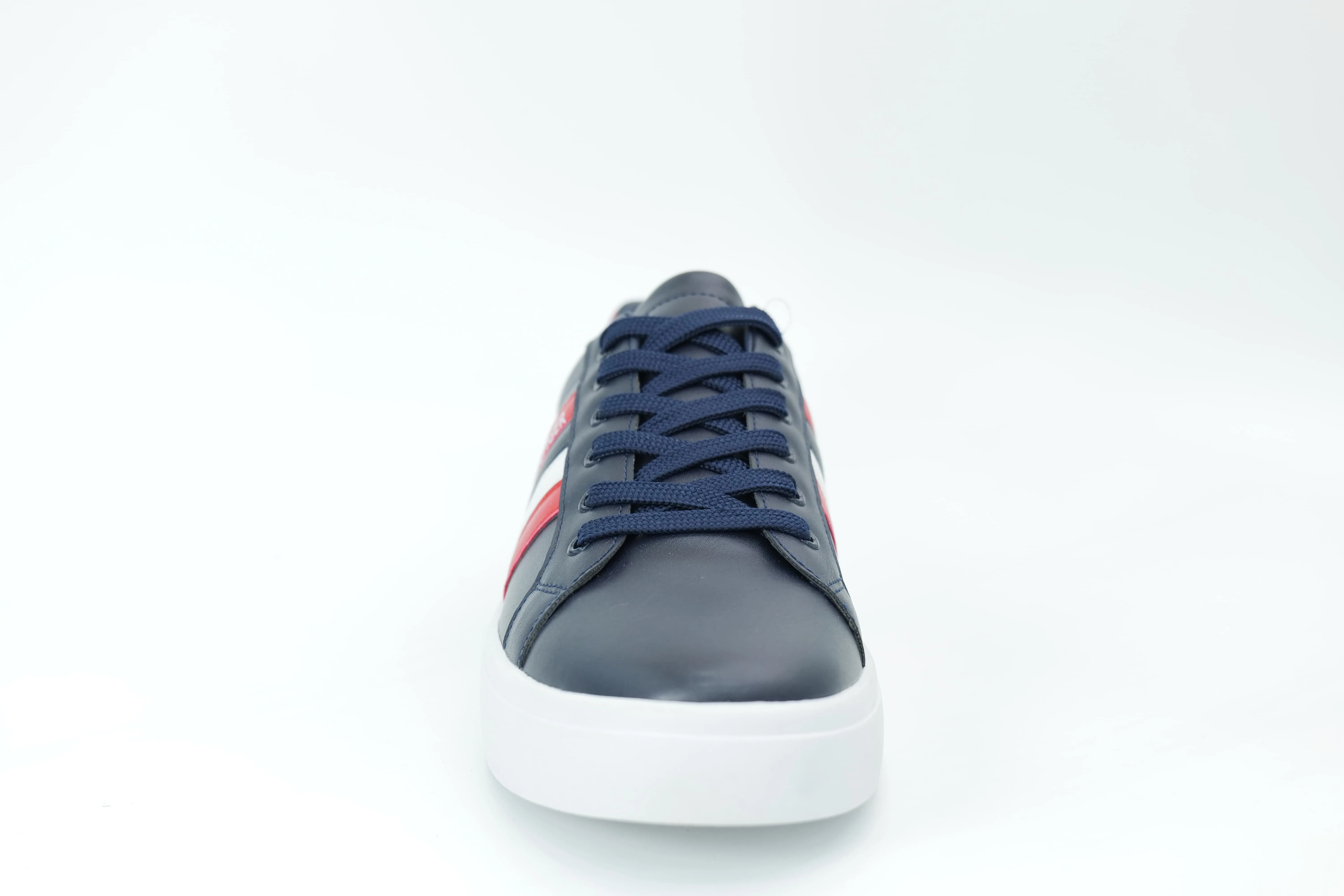 Casual sneakers
