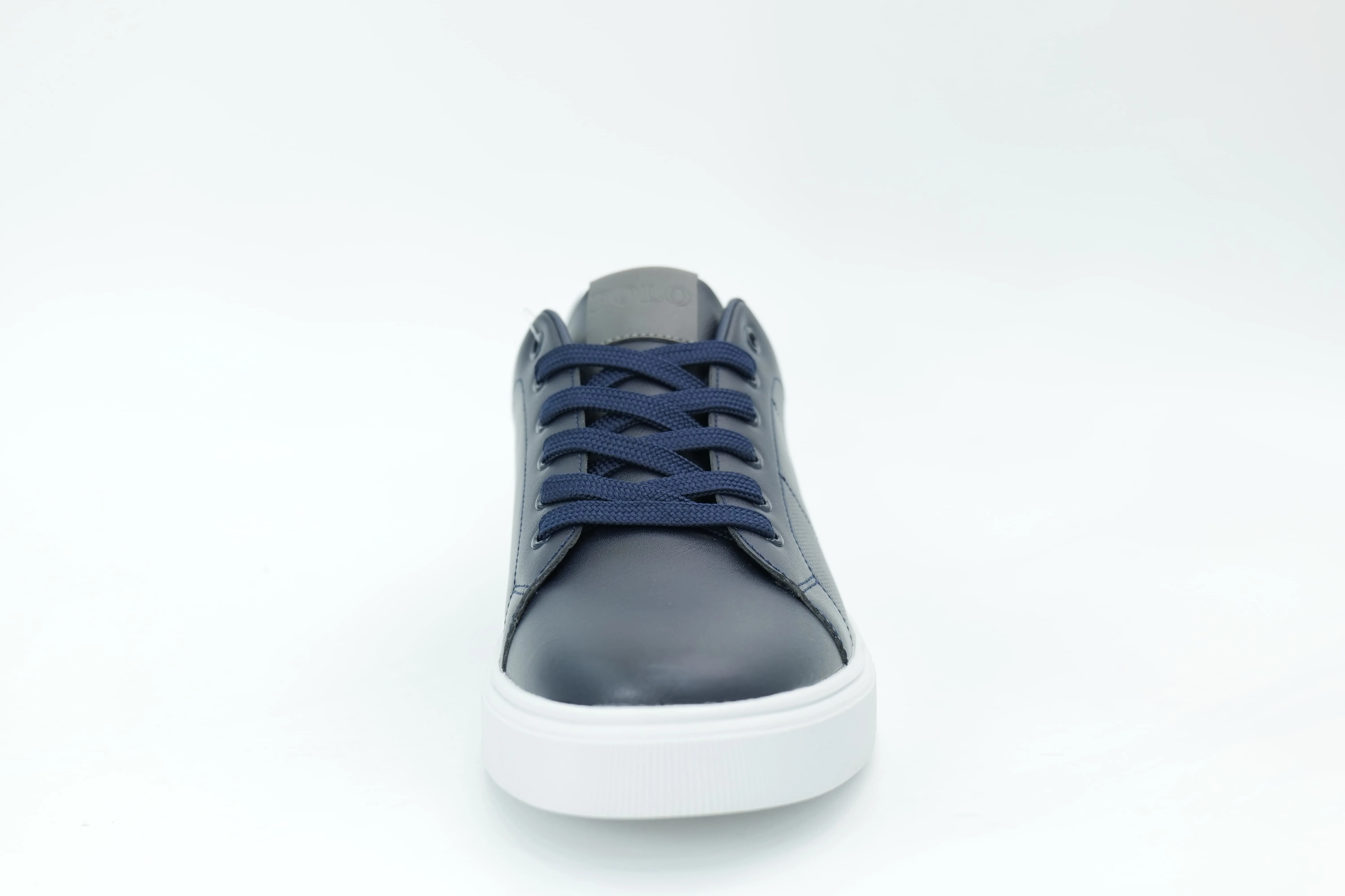 Casual sneakers