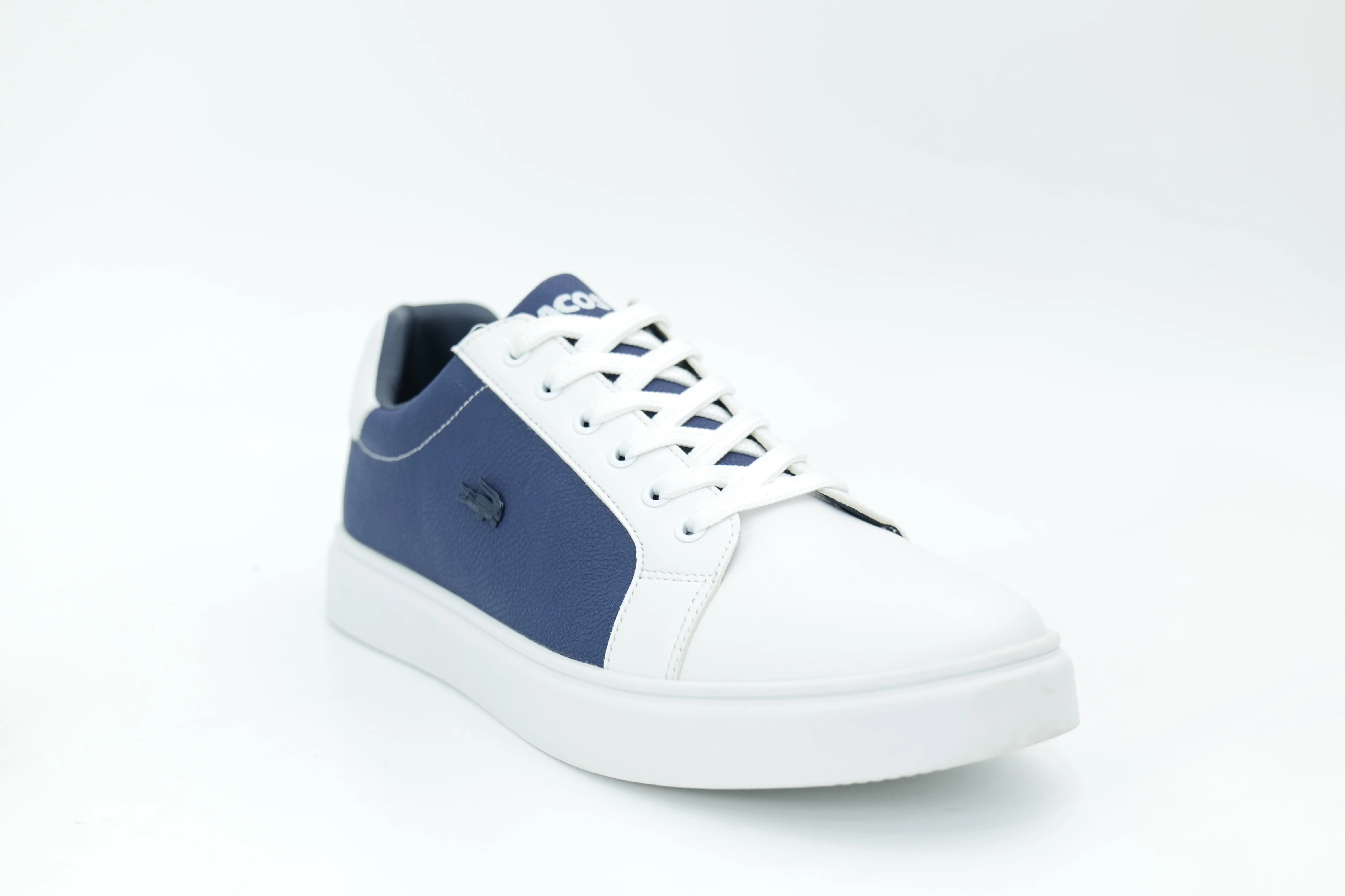 Casual sneakers