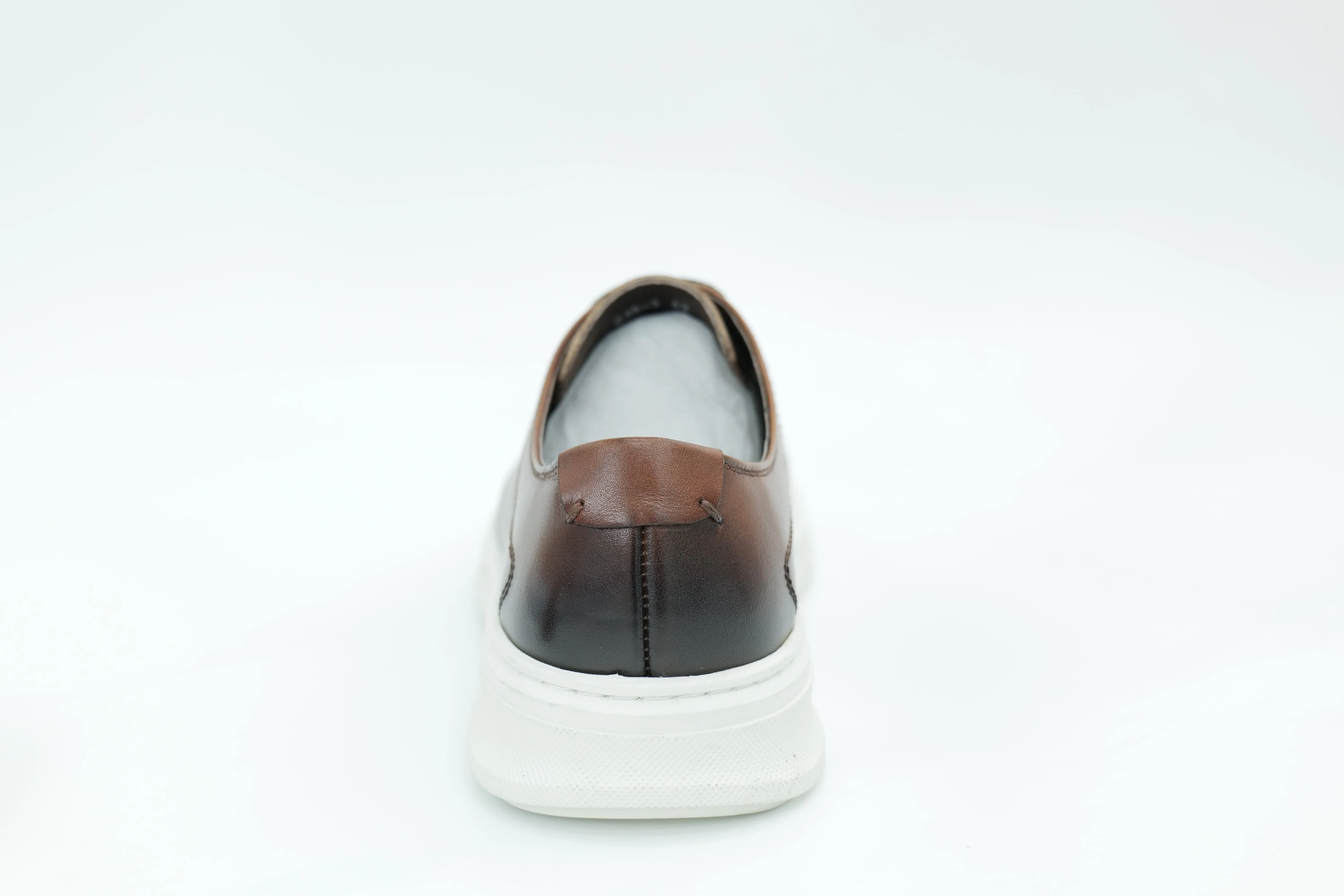 Casual sneakers