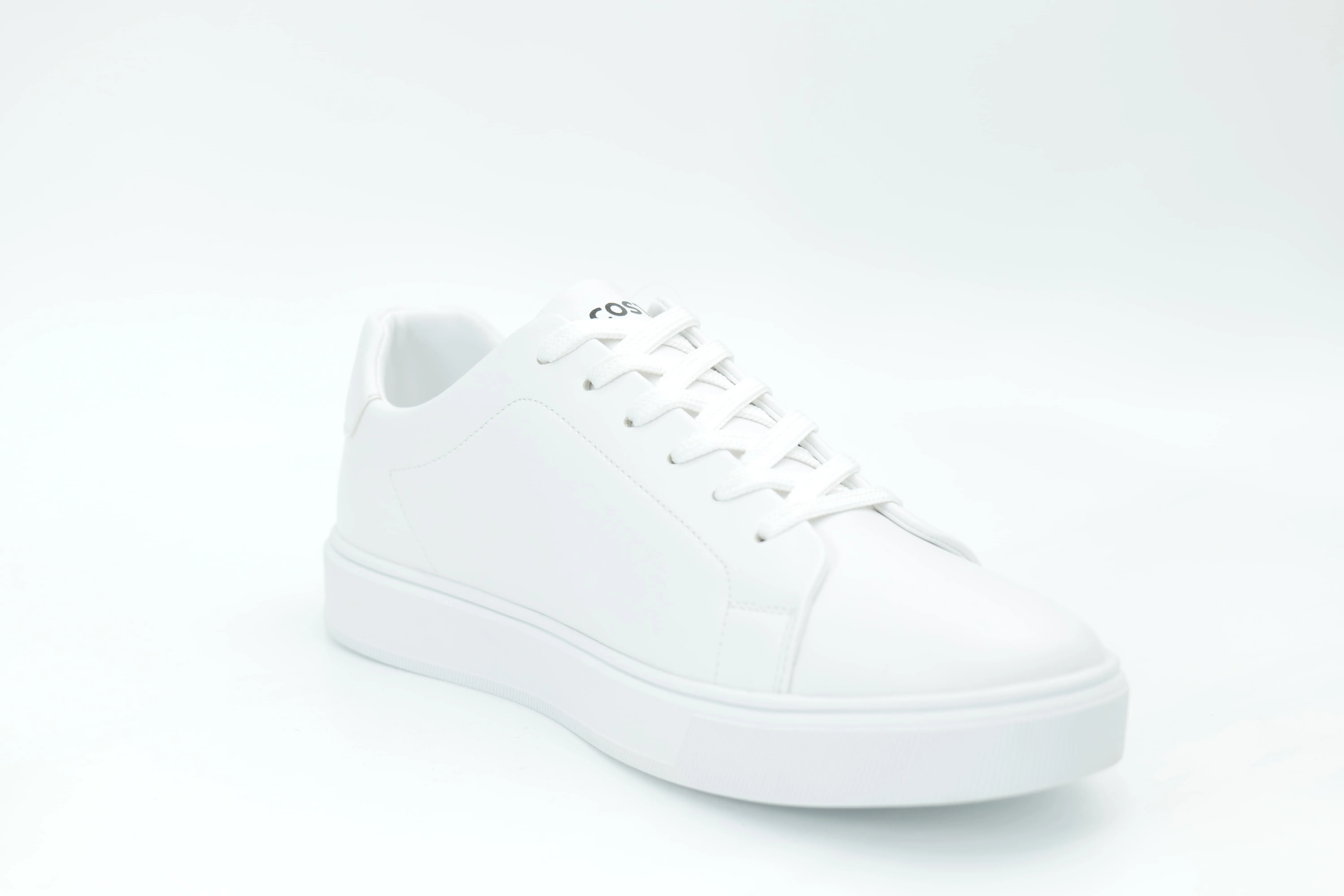 Casual sneakers