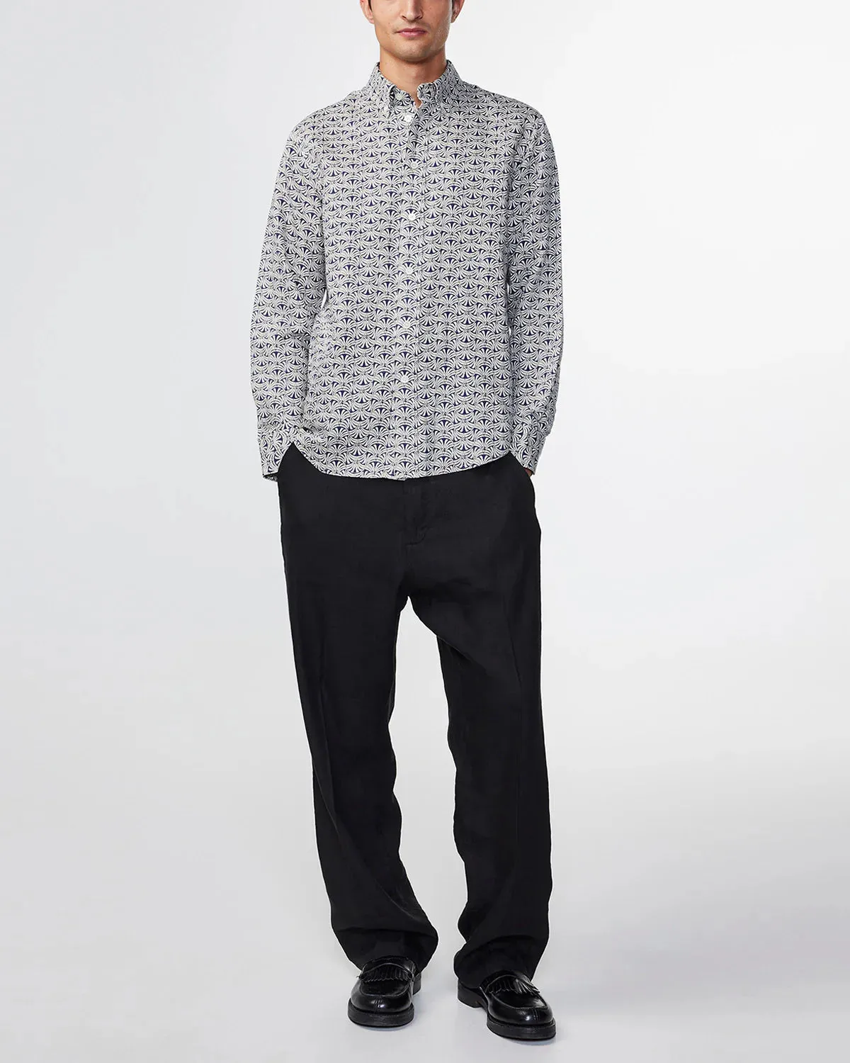 Colby 5709 Taupe-Navy Allover Print