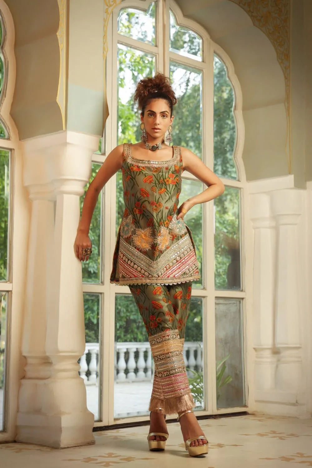 Dilruba bageecha kurta fringe pants rangeen work