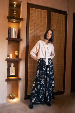 Elsa Pant - Country Flowers