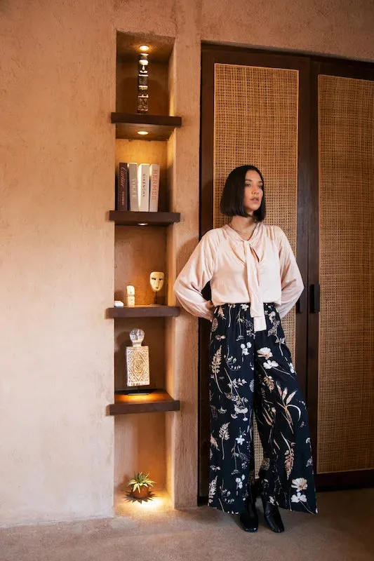 Elsa Pant - Country Flowers