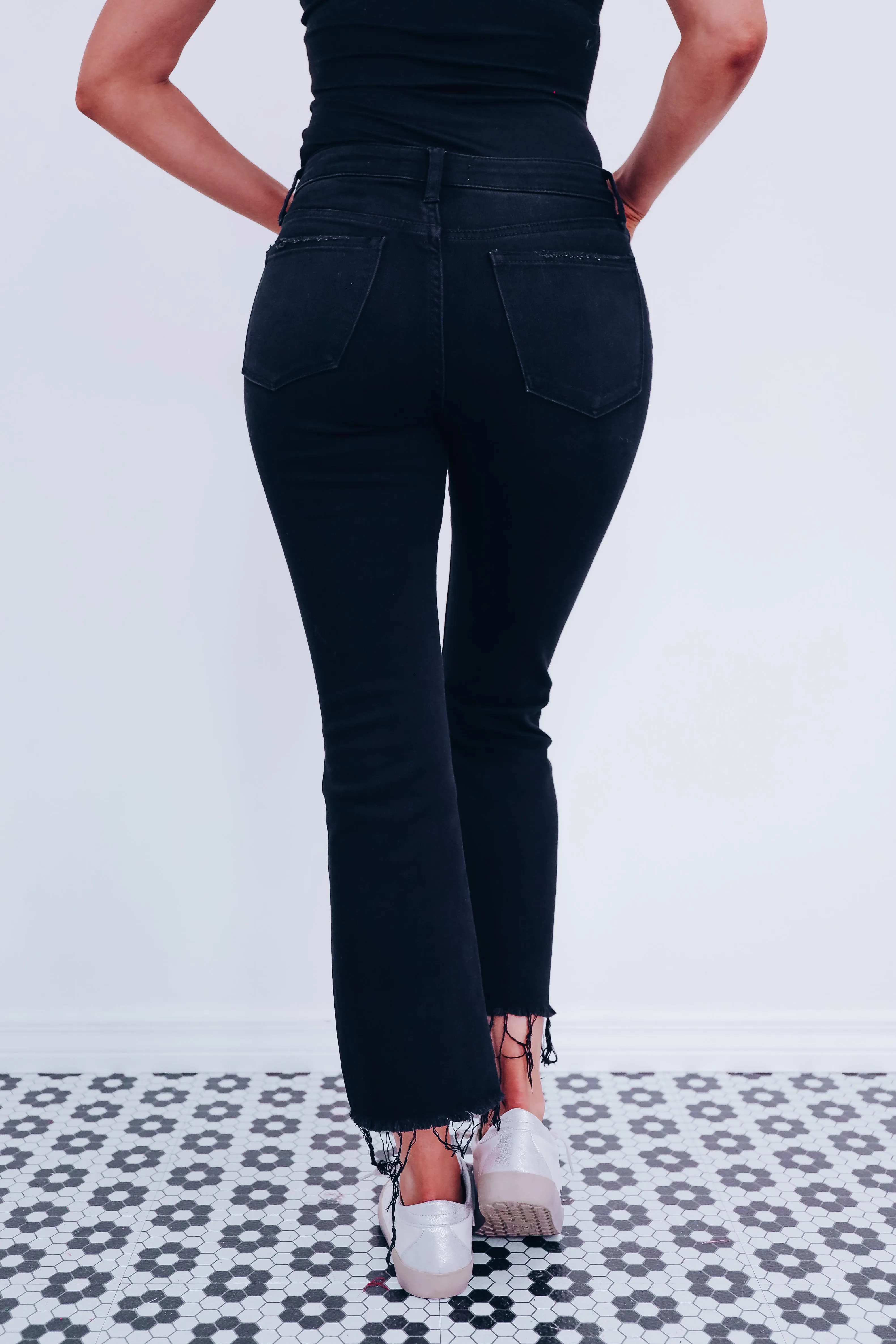 Fin Frayed Ankle Flare Jeans - Black