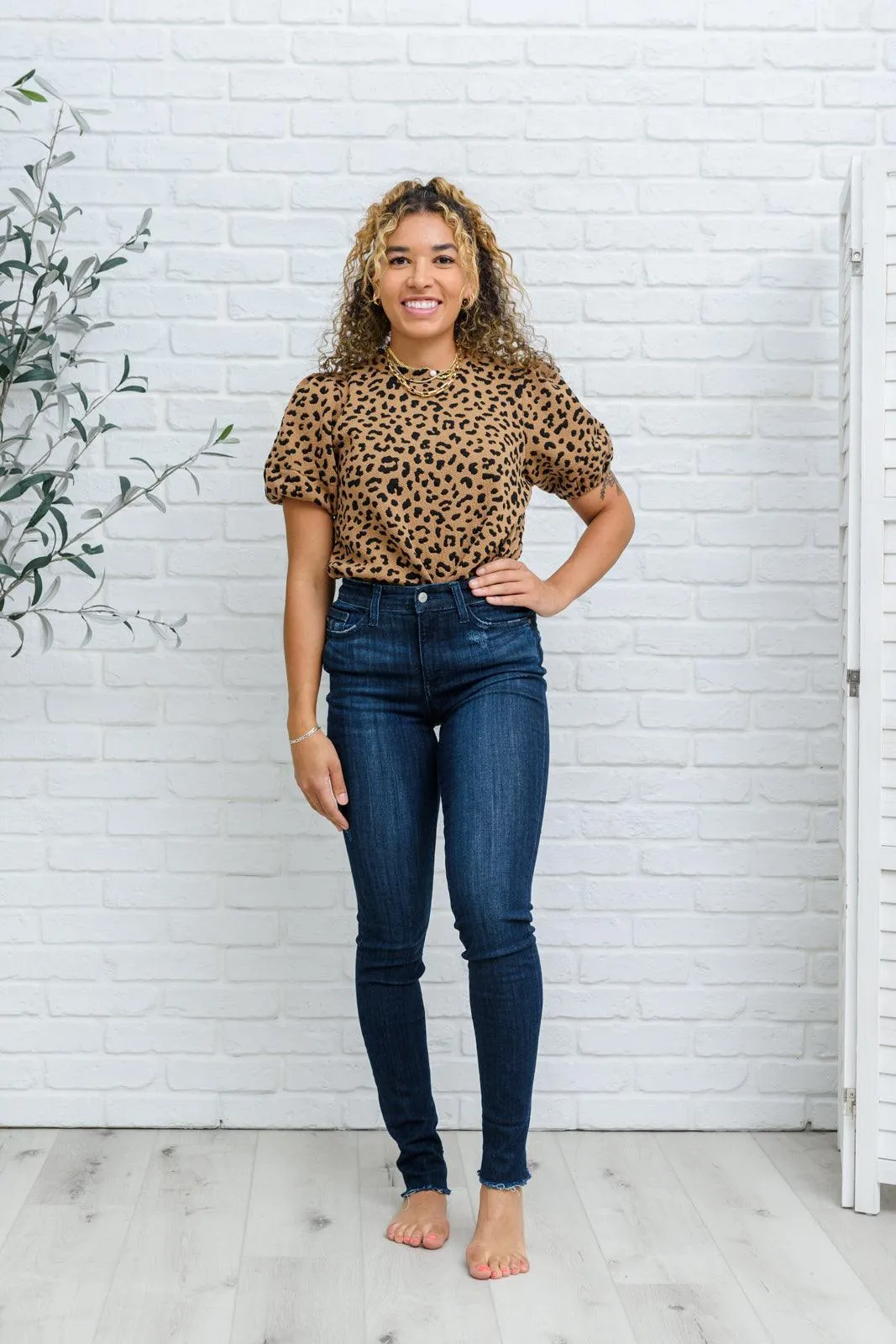 Hazel Blues® | Maeve Mid-Rise Dark Wash Cuffed Skinny