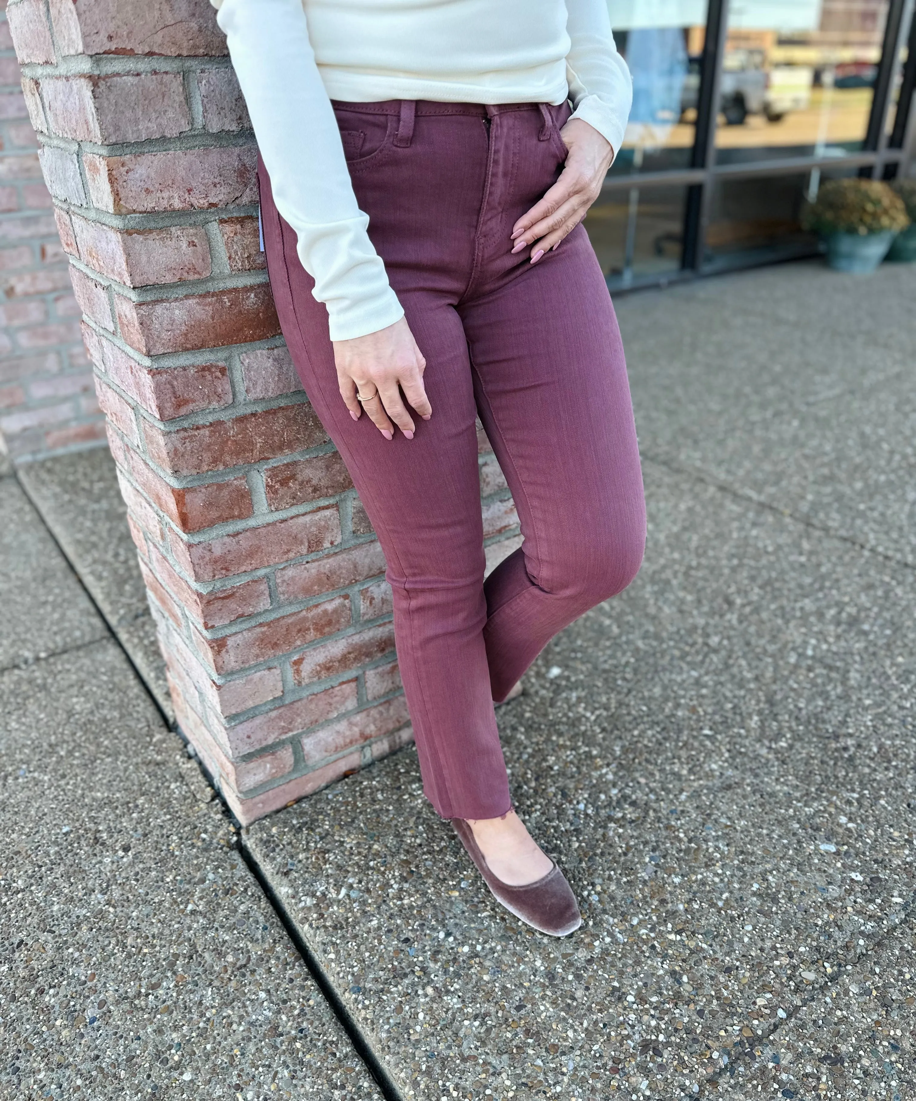 HR Merlot Raw Hem Slim Straight Crop