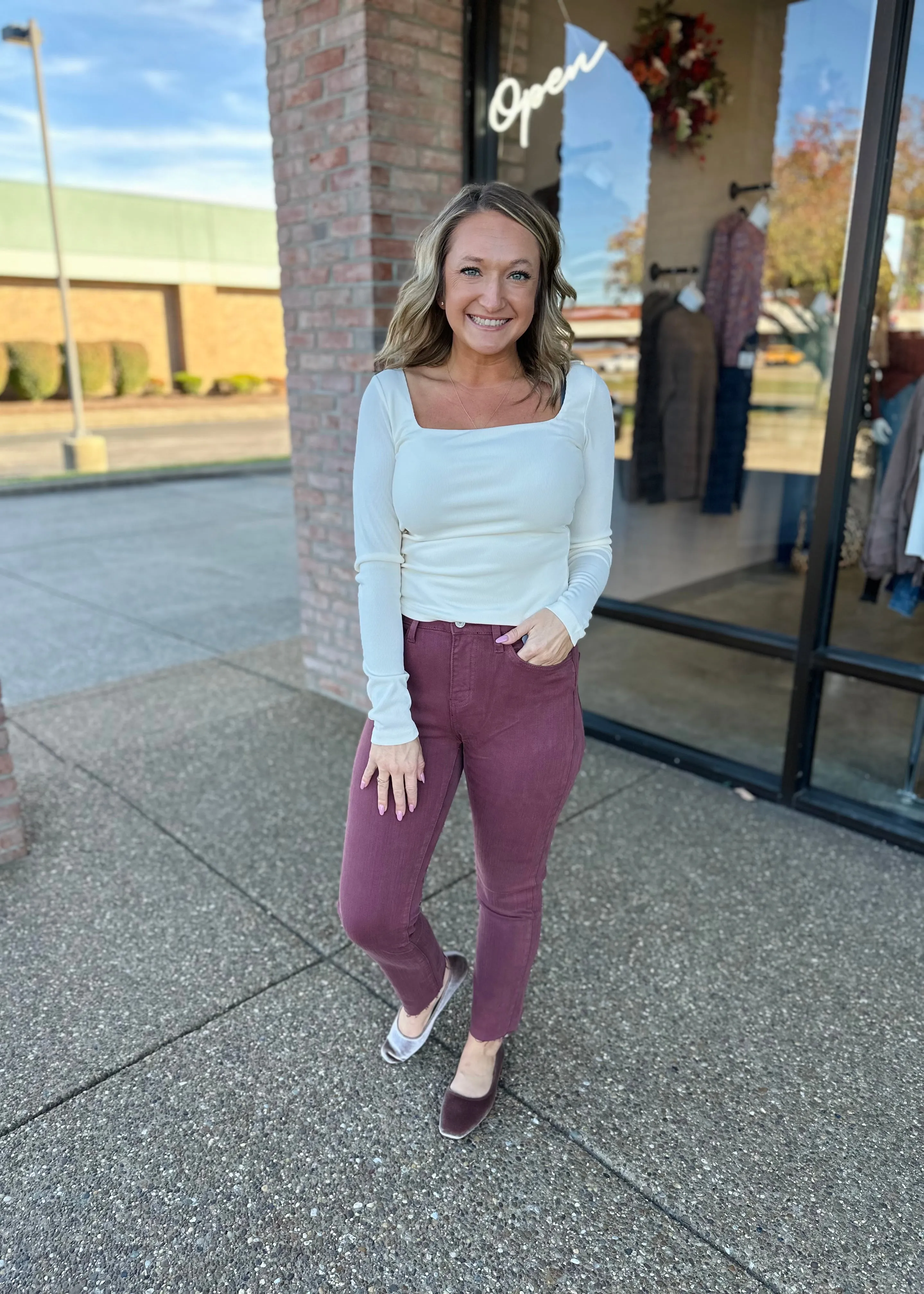 HR Merlot Raw Hem Slim Straight Crop
