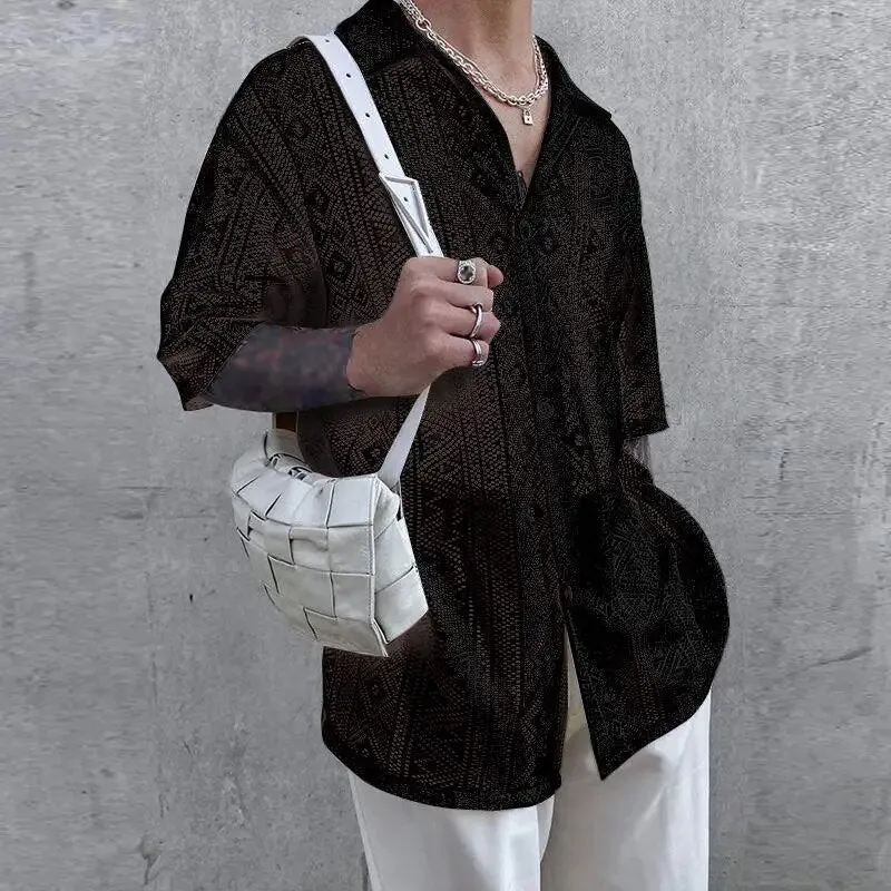 LuxLace Eleganz: Das Spitzen-Polo-Shirt