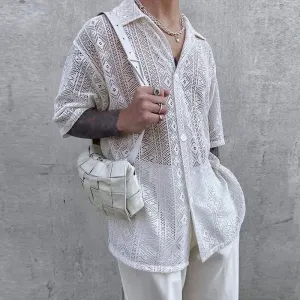 LuxLace Eleganz: Das Spitzen-Polo-Shirt
