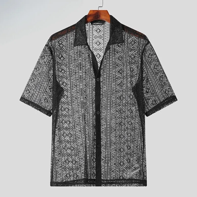 LuxLace Eleganz: Das Spitzen-Polo-Shirt