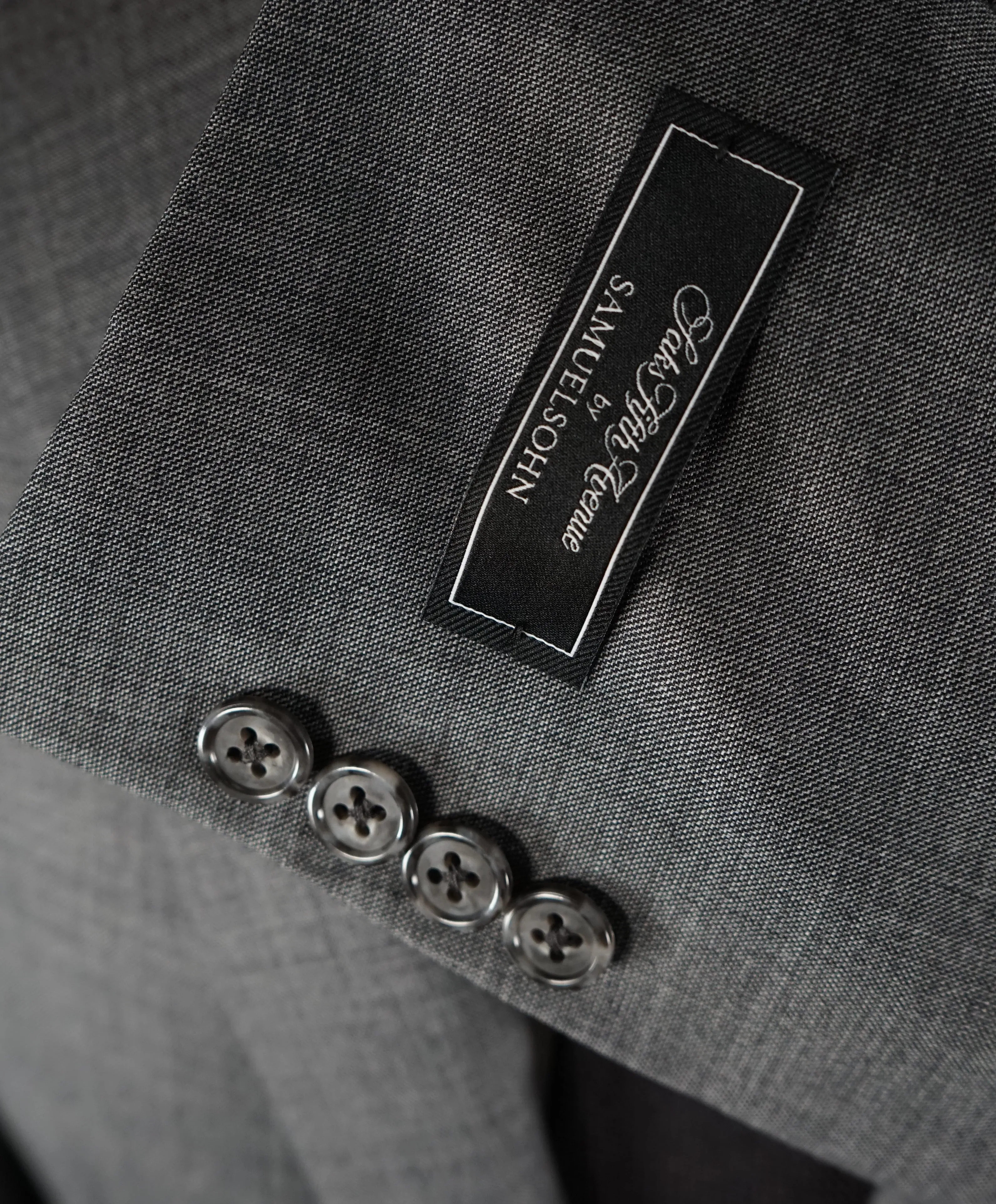 SAMUELSOHN - Super 120’s Medium Gray Textured Pattern Suit - 40R