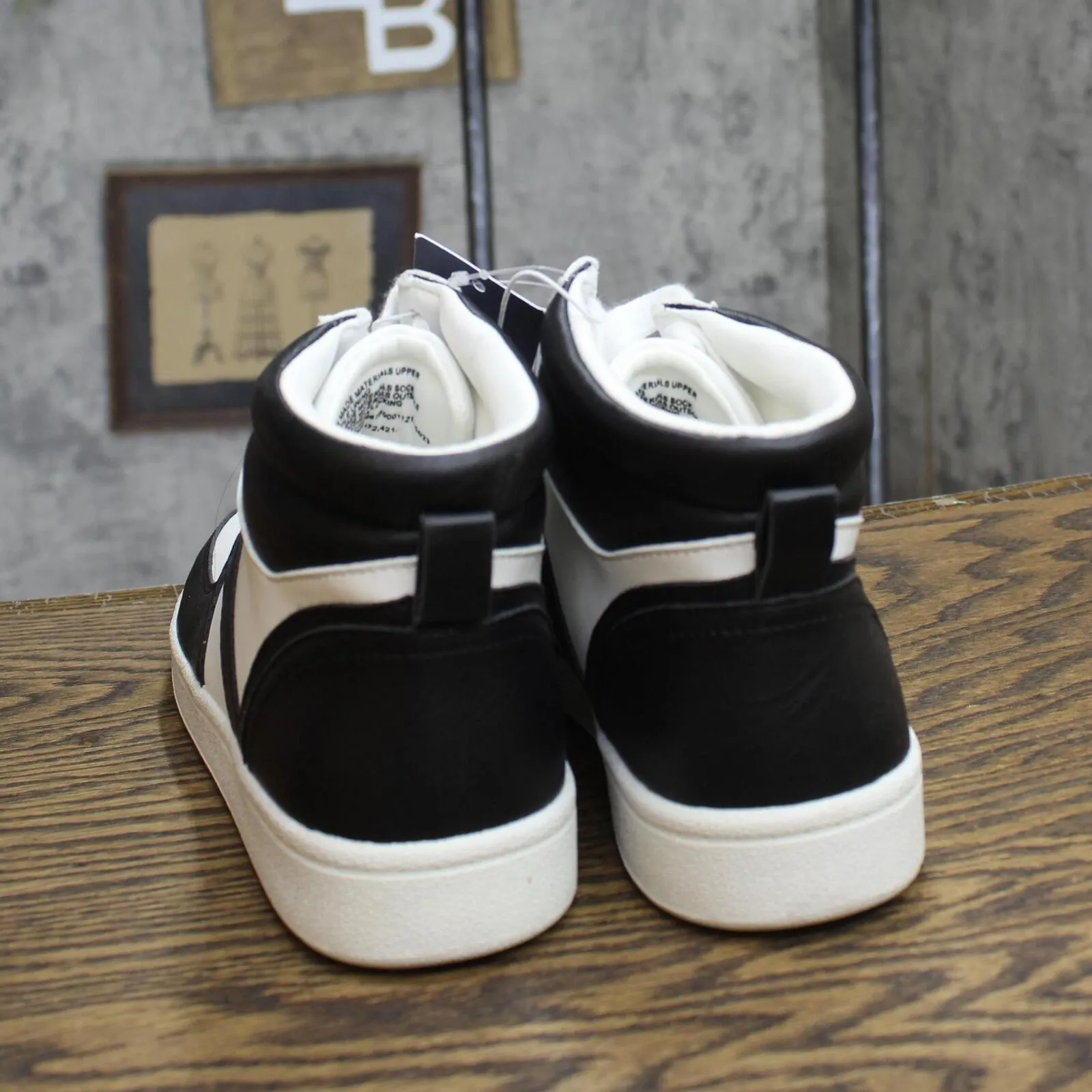 Universal Thread Womens High Top Paige Sneakers 87930796 Black 8.5M