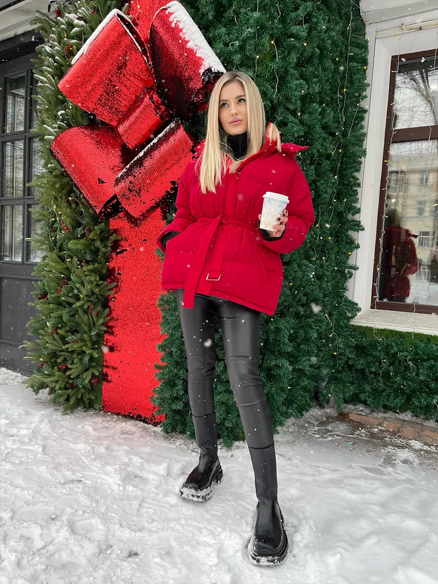 Women’s Fashionable Short Thick Puffer Coat with Belt